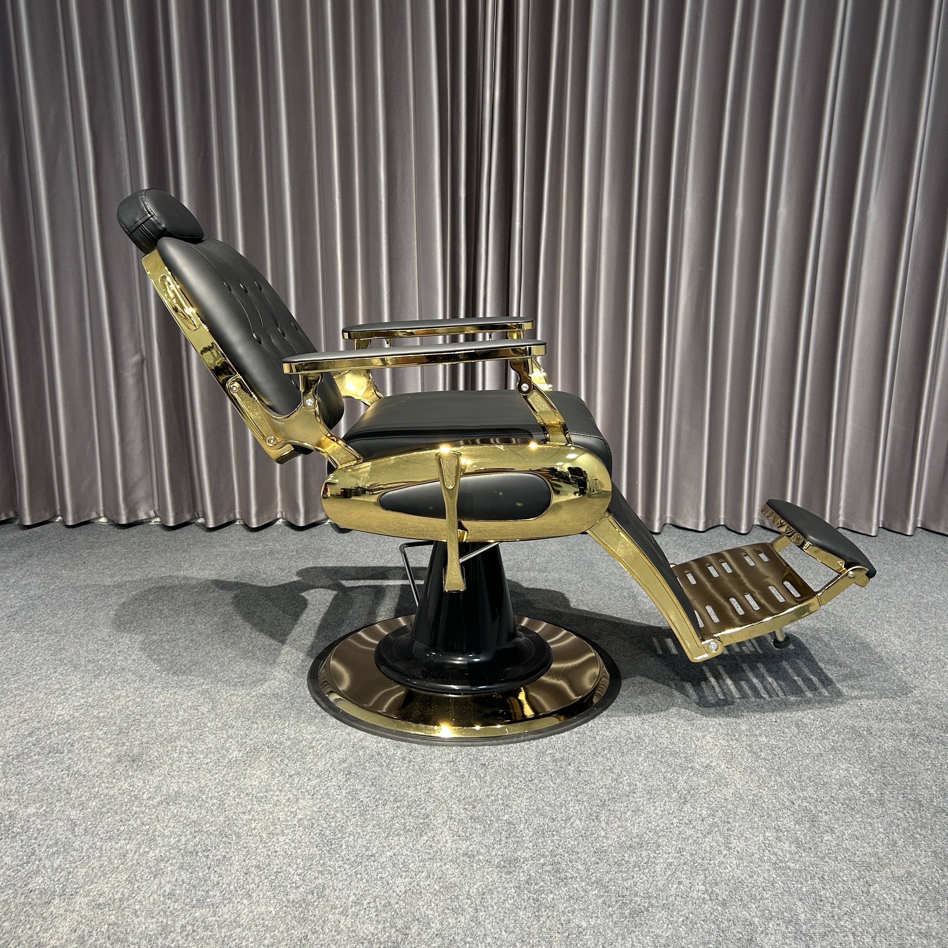 Salon Equipment High Quality Luxury Gold Metal Black Barber Chair With Large Pump Color Logo Customized