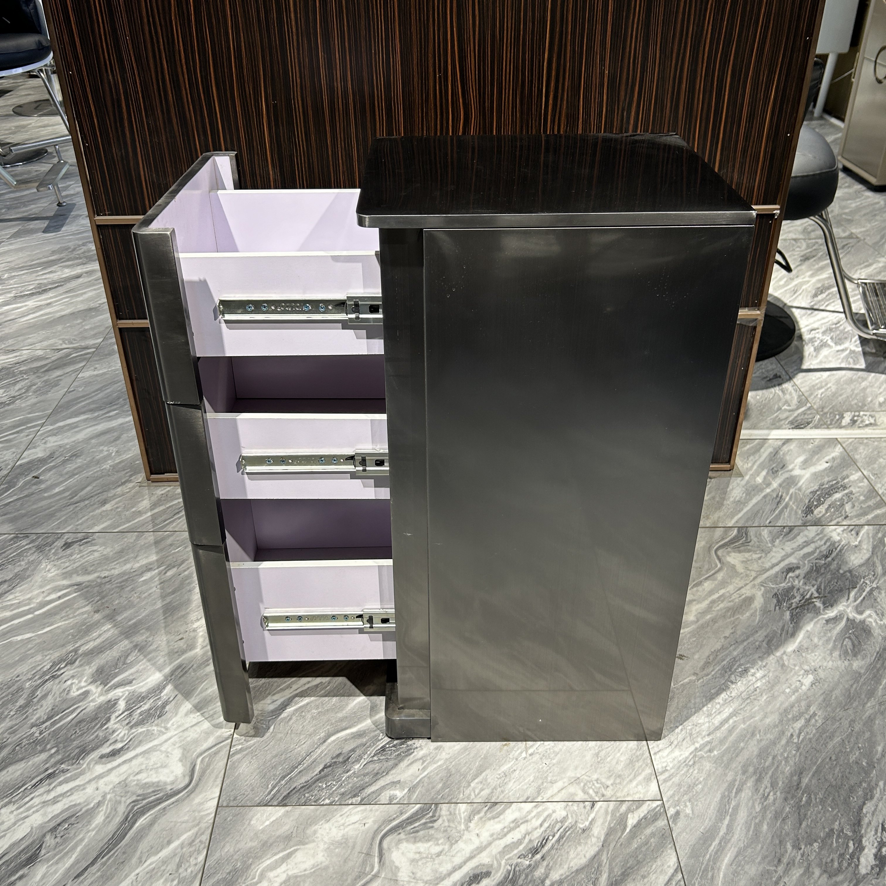 Modern Stainless Steel Barber Shop Tool Cabinet with Hairdresser Salon Trolley for Hairdressers