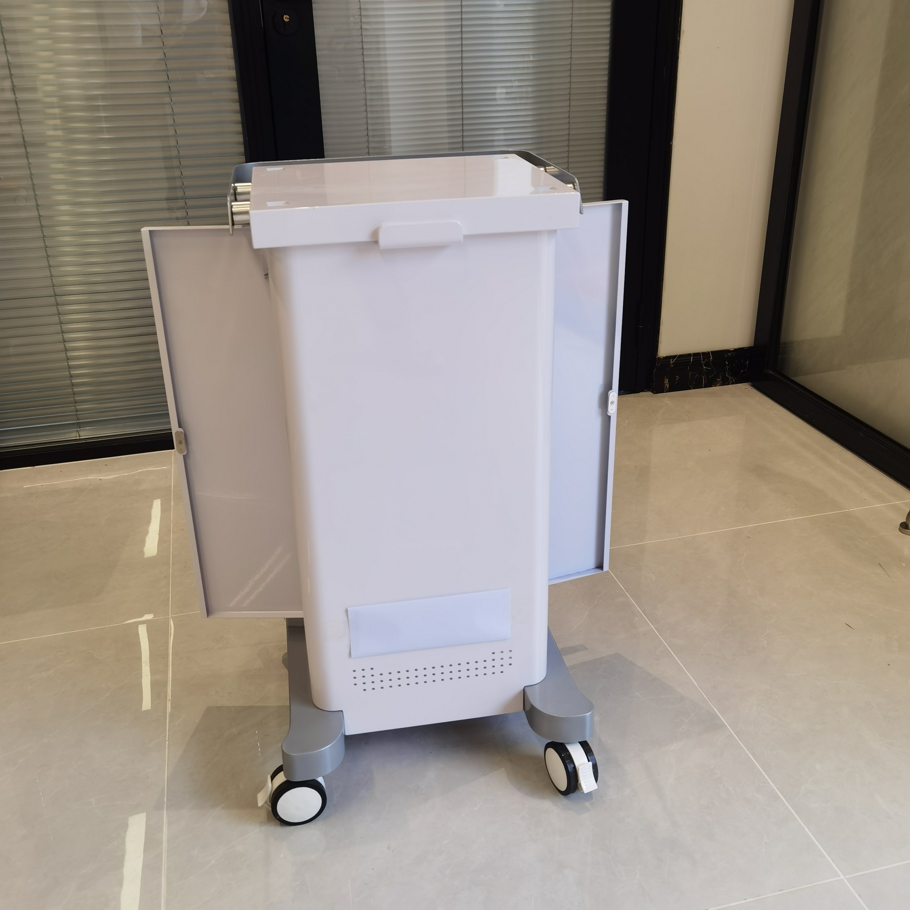 Factory direct sales beauty salon equipment 6-in-1 intelligent facial beauty device customized case shell
