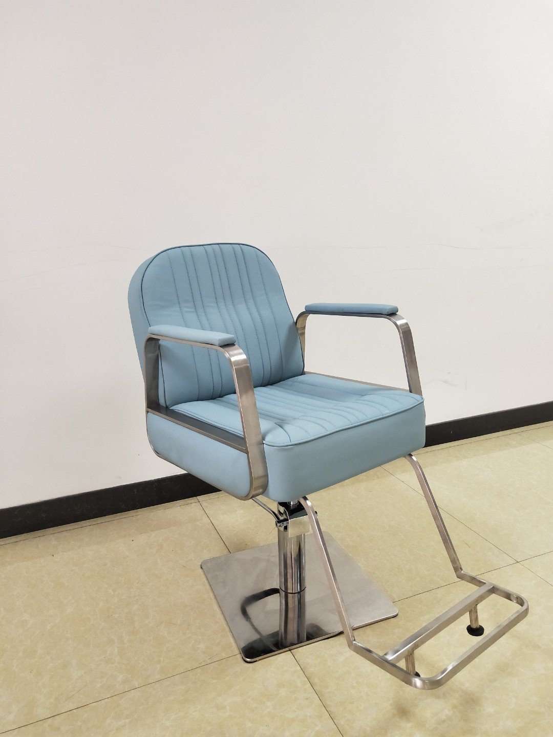 Hairdresser Chair Stainless Steel Base Beauty Salon Simple Green Barber Store Chair Barber Chair For Hair Salon