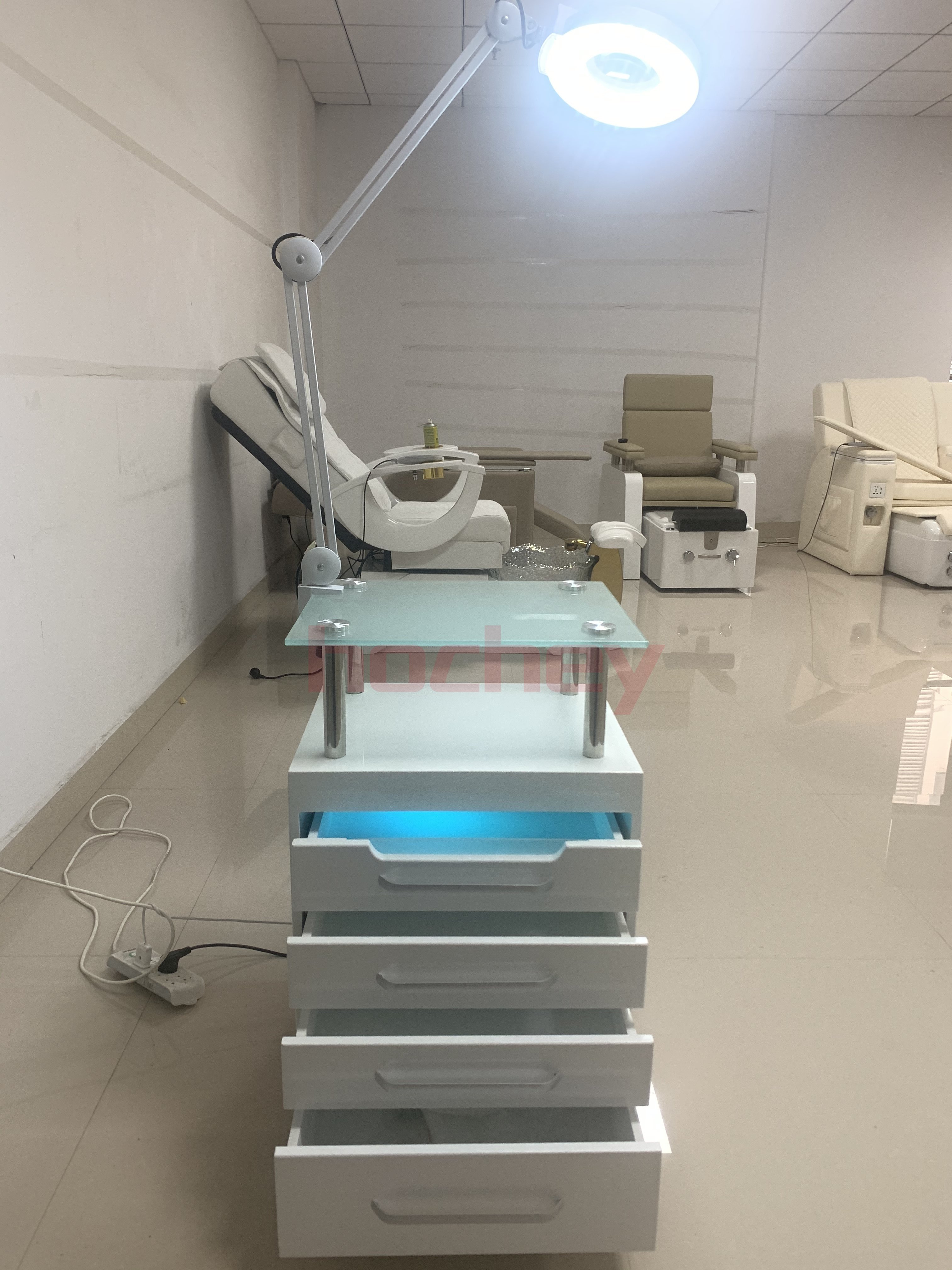 Hochey Wholesale Salon Shop Equipment Carts Manicure Chair Beauty Salon Trolley Cart With Folding Lamp