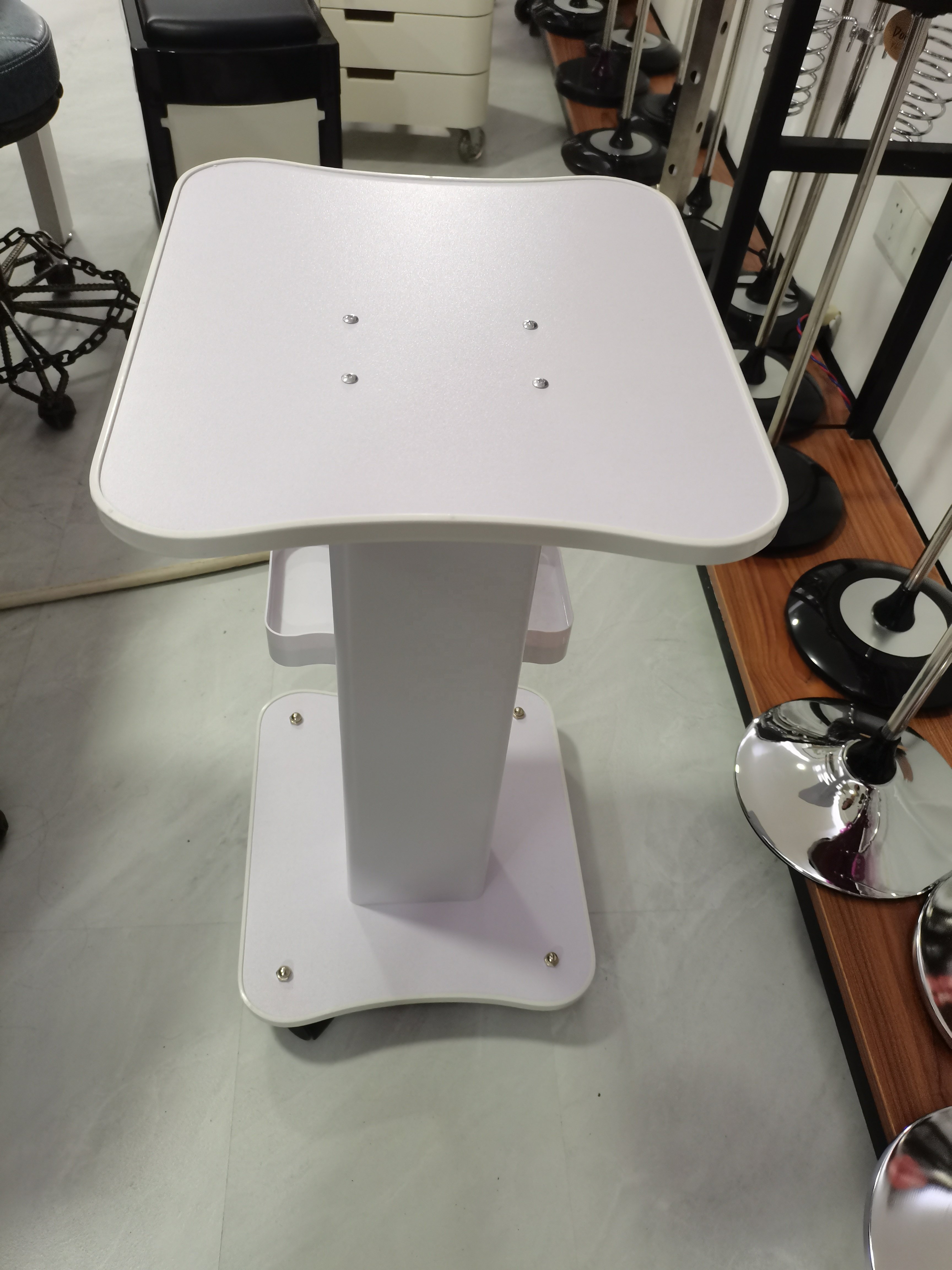 Professional Trolley Beauty Salon Wooden Material Salon Trolley Big Surface Style Trolley