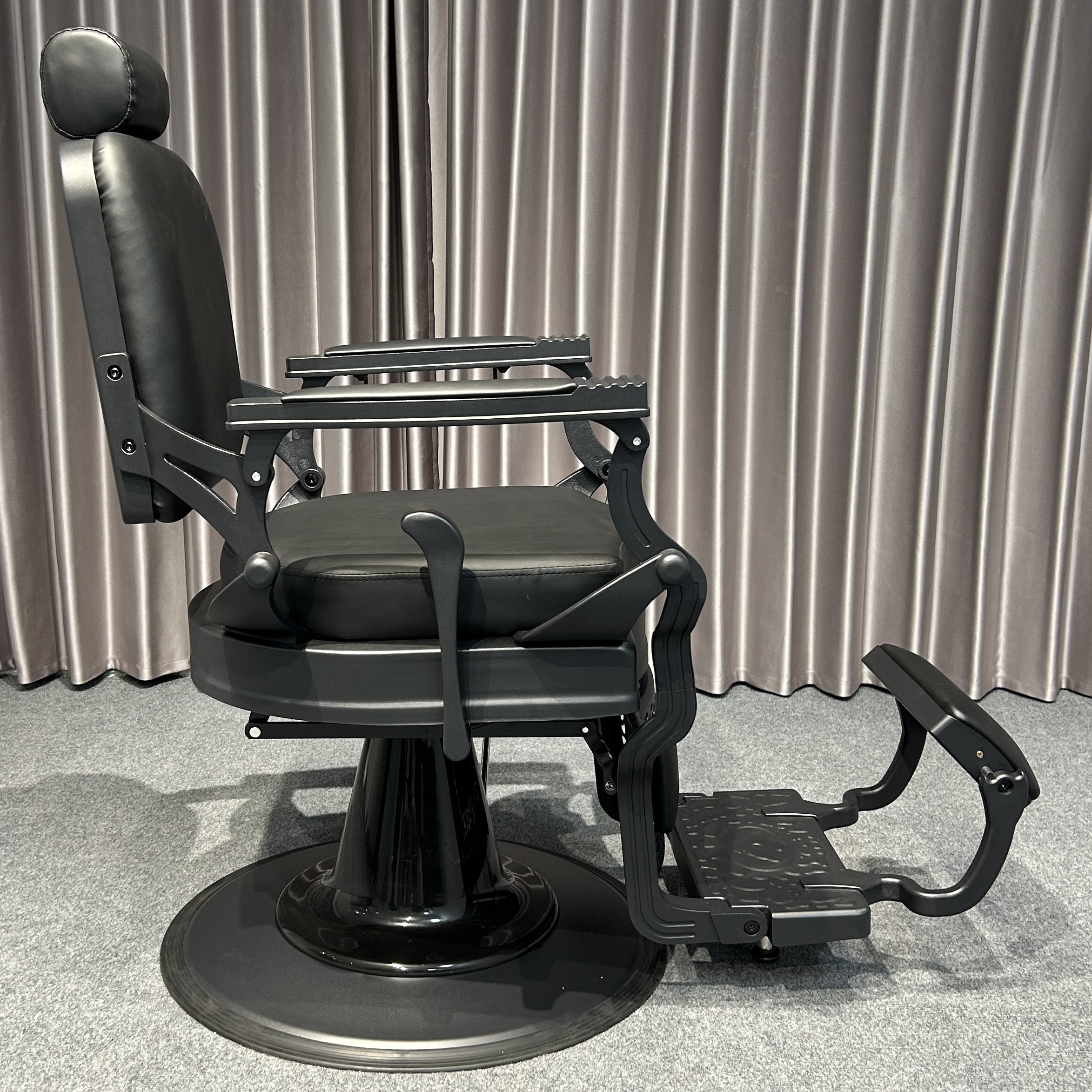 European-style vintage men's barber chair Upscale modern barber chair barbershop or salon