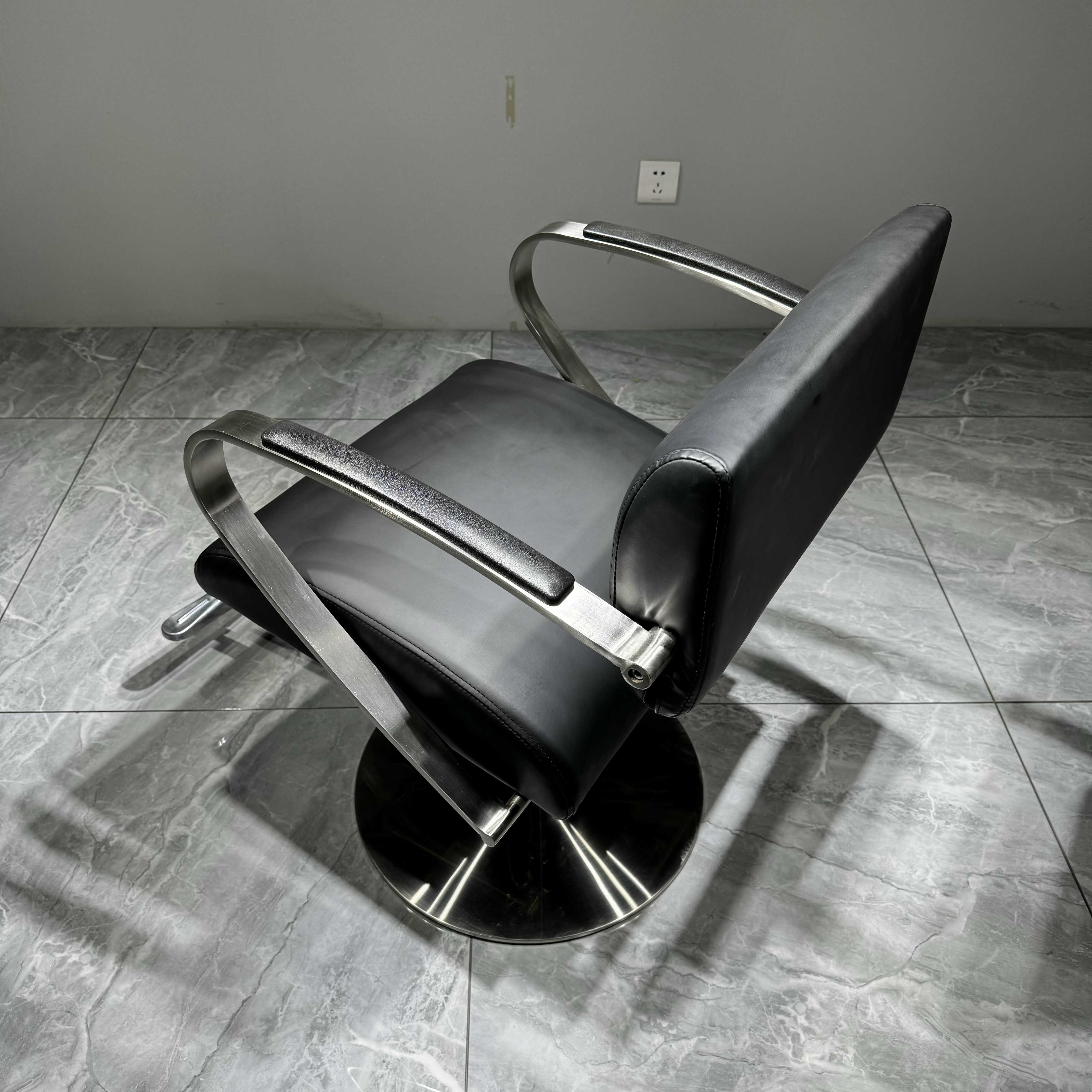 Hairdressing salon high-end chair and barber bench, adjustable, rotating, reclining at an angle