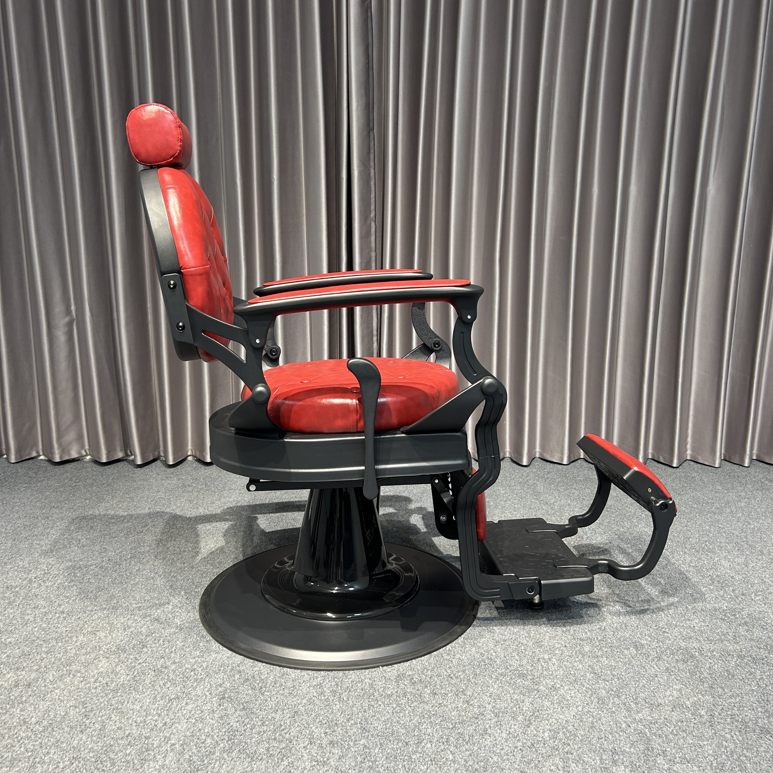 red Vintage Barber Chair Luxury Oil Head Chair Hair Gallery Furniture Reclining Chair Factory Wholesale