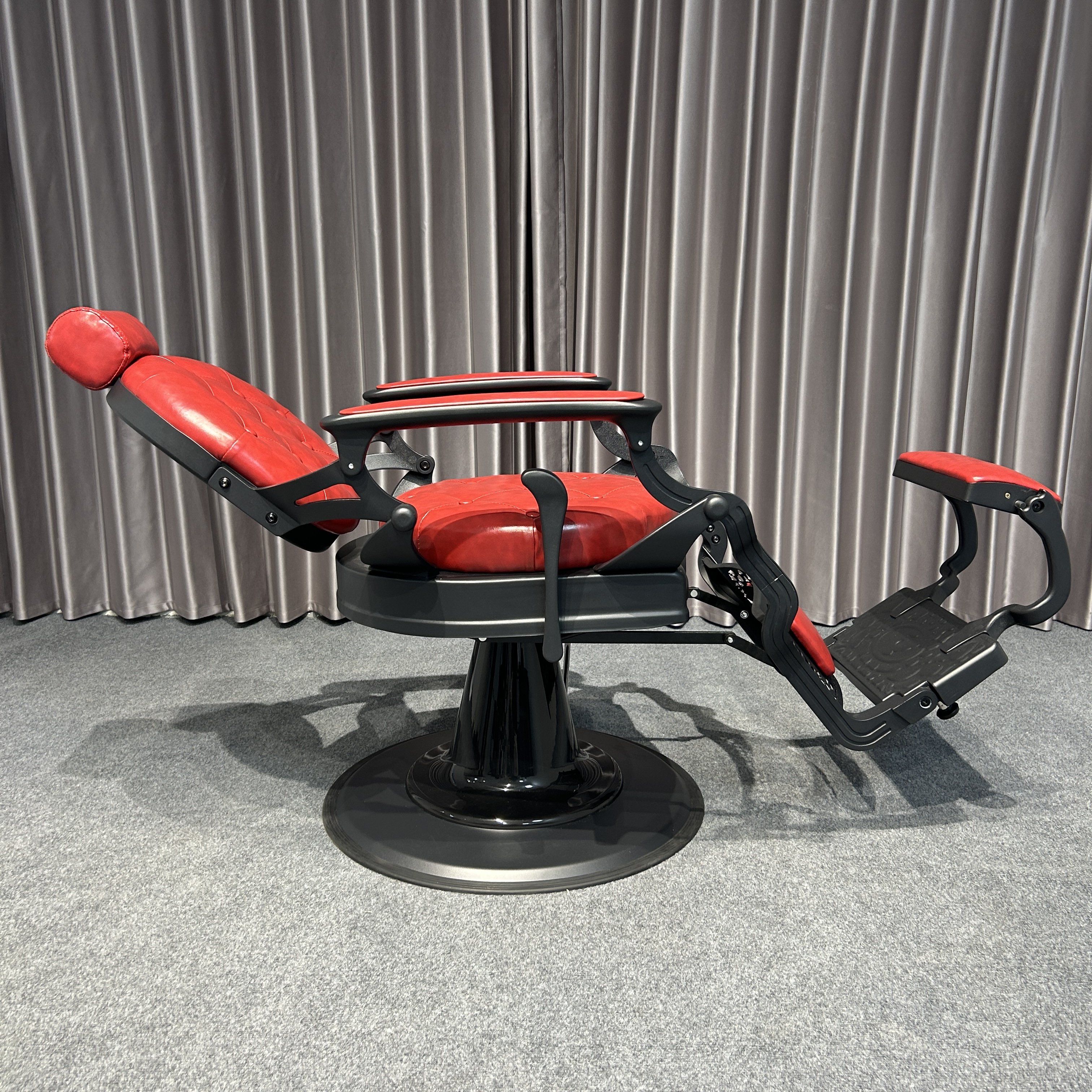 red Vintage Barber Chair Luxury Oil Head Chair Hair Gallery Furniture Reclining Chair Factory Wholesale