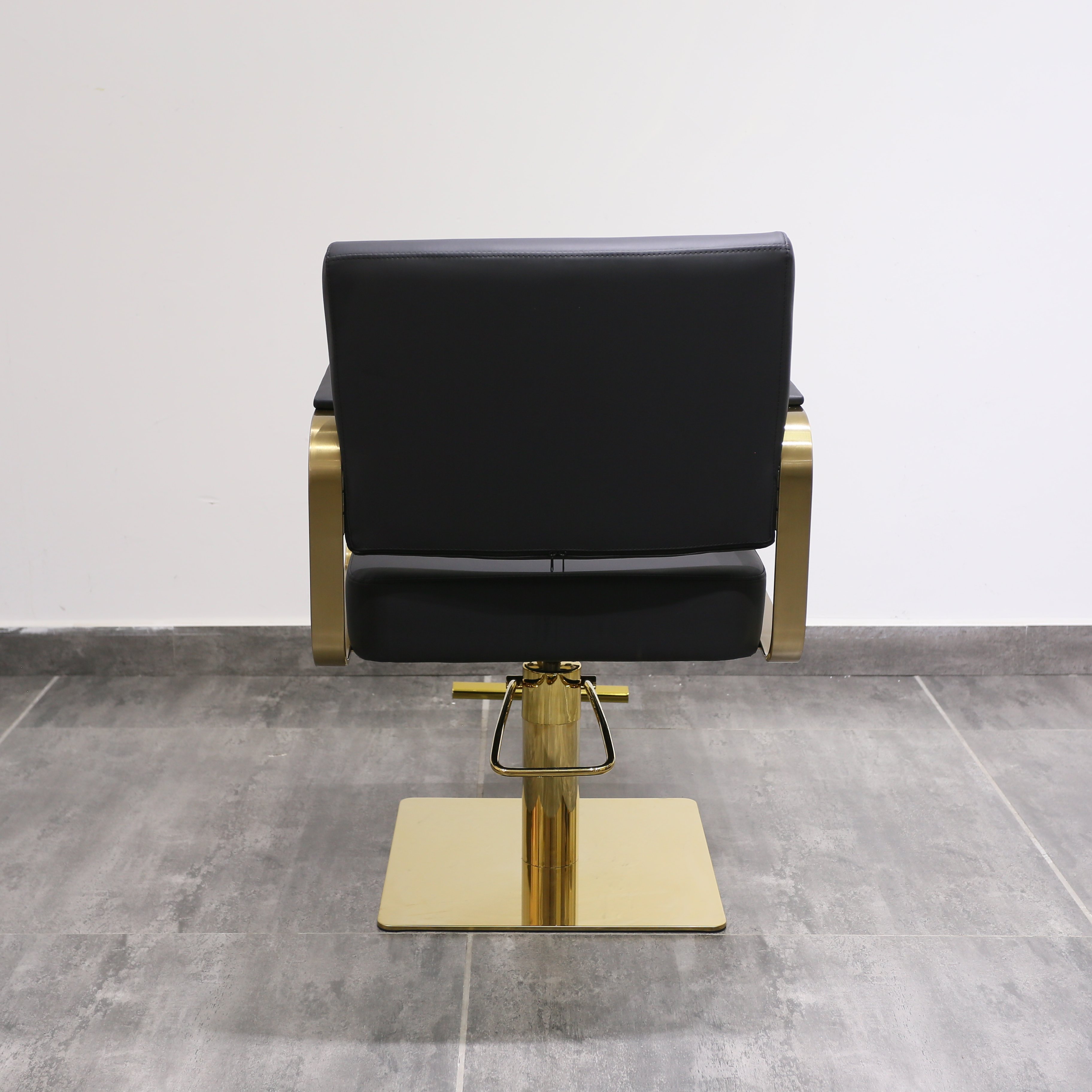 Hot Sale Based Stainless Hairdresser Styling chair Salon Furniture Barber Shop Chairs For Professional Salon