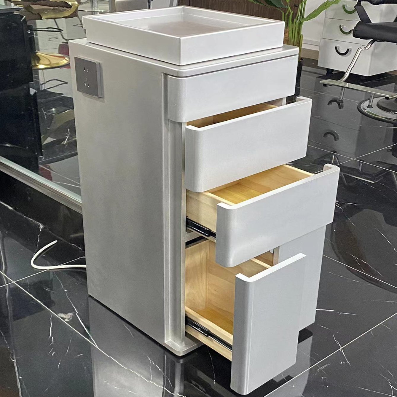 New Arrival Wholesale Luxury Golden Stainless Steel Salon Beauty Cart Rolling Trolley With 4 Wheels