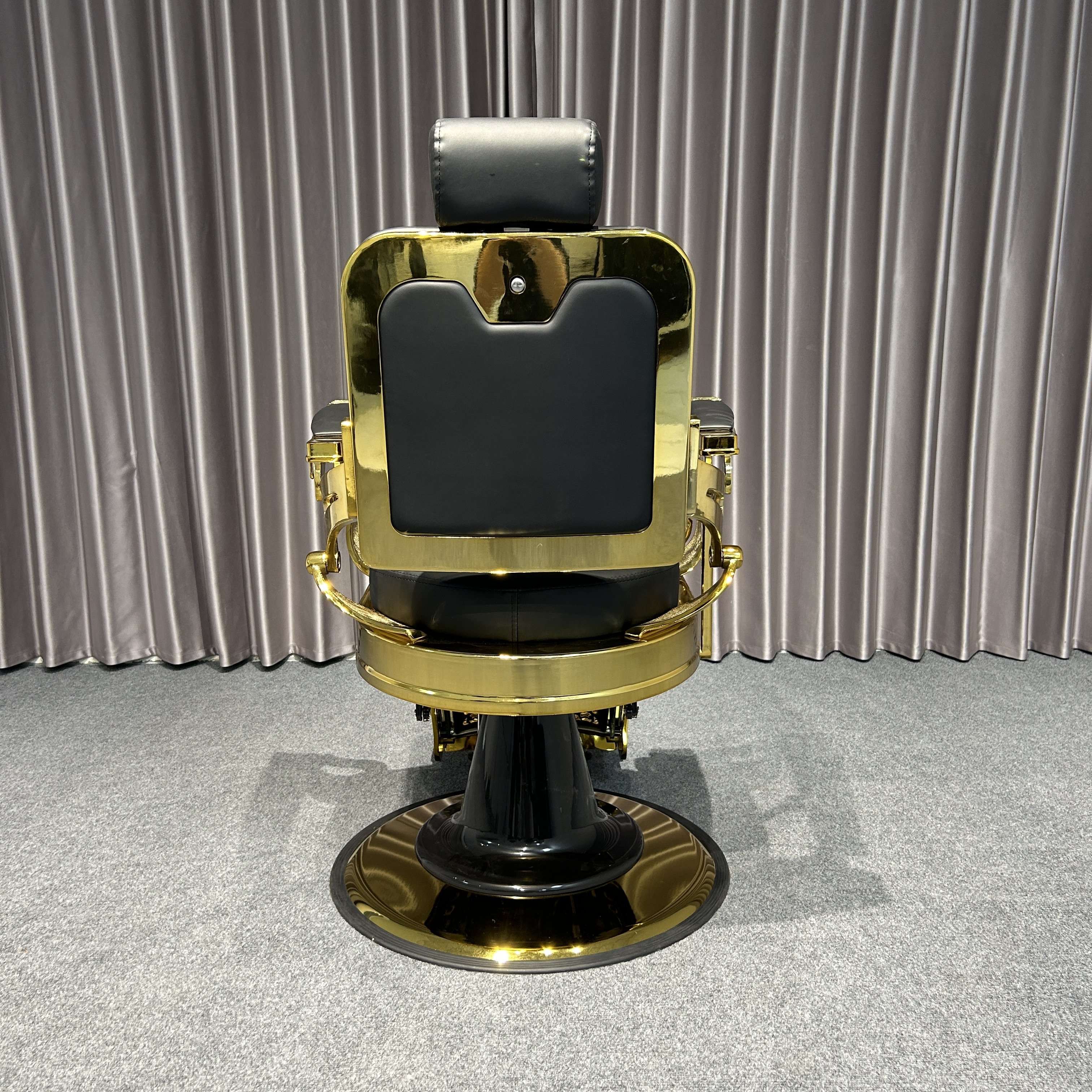 Classic Vintage Gold Men's Hair Chair Luxury Antique Metal Salon Furniture with Massage Feature Wholesale for Beauty Salons