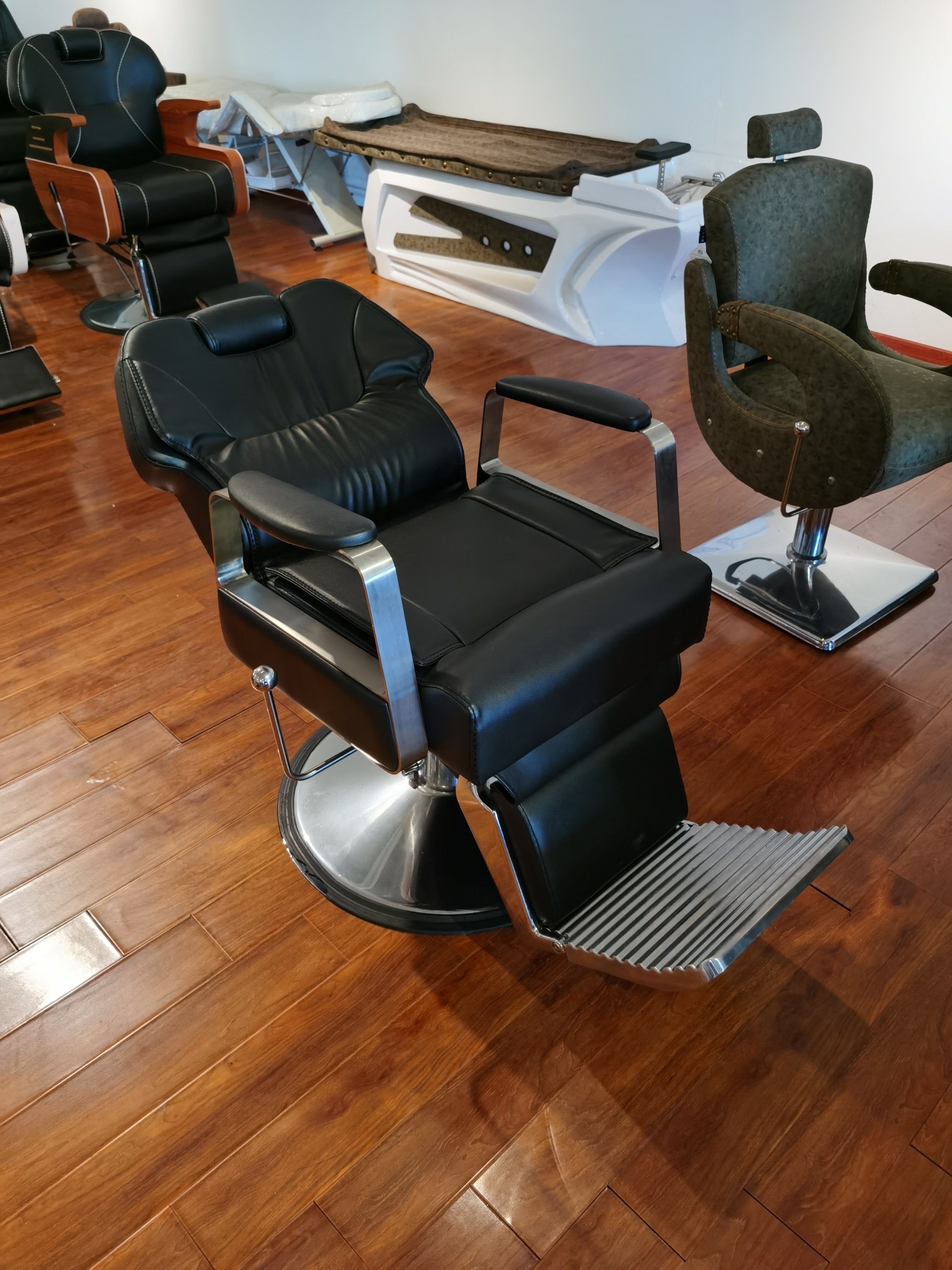 Vintage Barber Chair Luxury Oil Head Chair Hair Gallery Furniture Reclining Chair Factory Wholesale