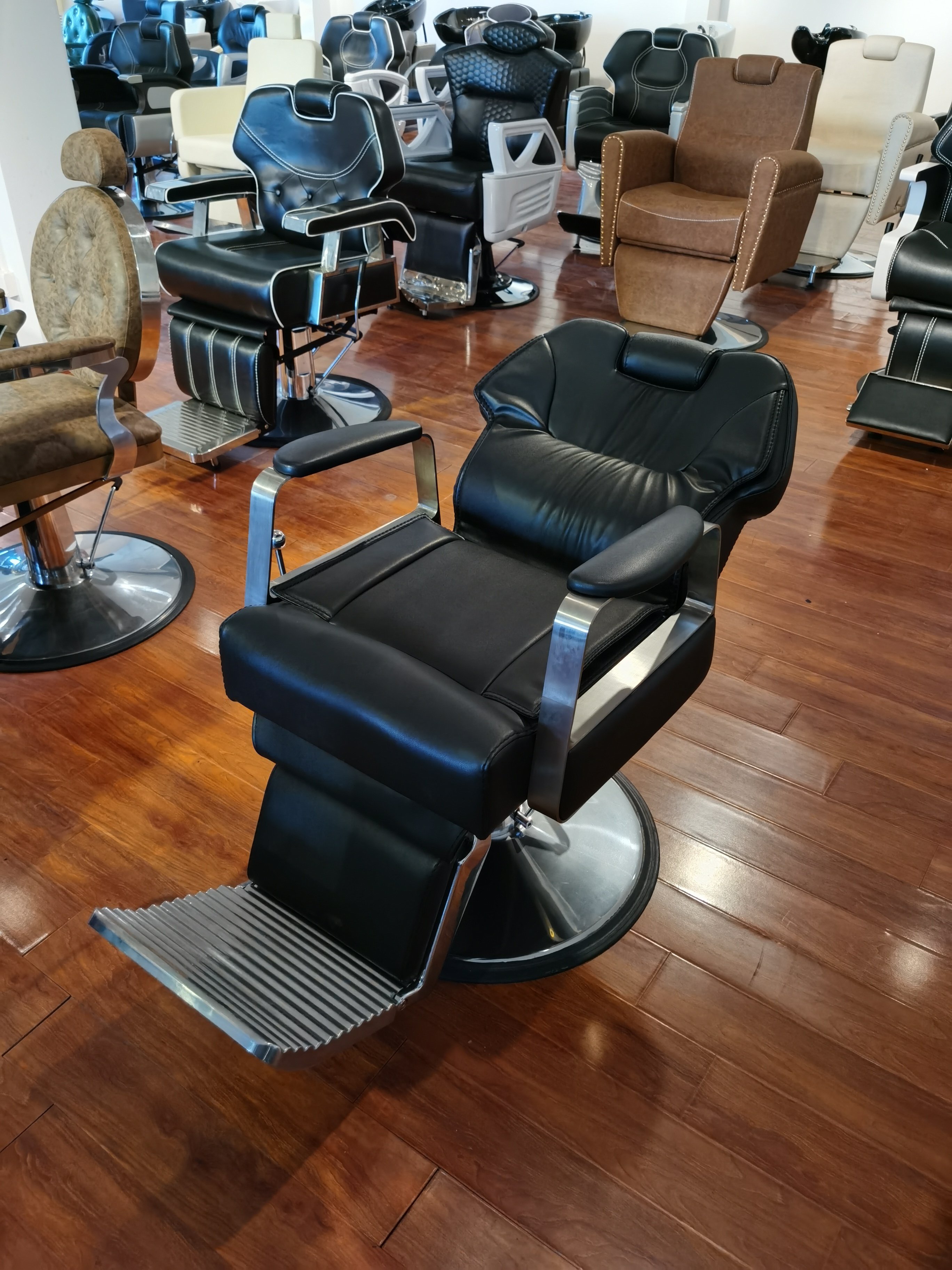 Vintage Barber Chair Luxury Oil Head Chair Hair Gallery Furniture Reclining Chair Factory Wholesale