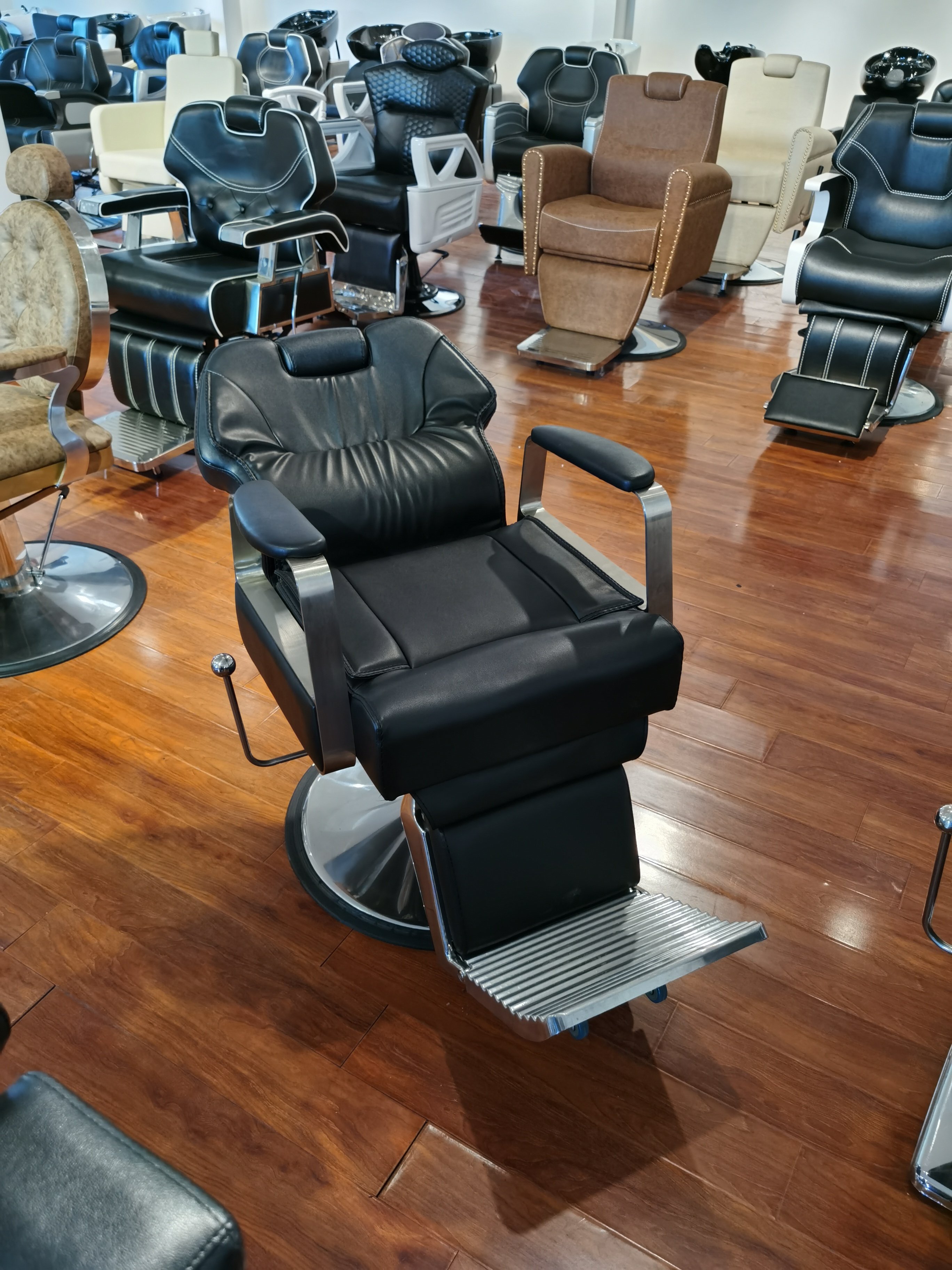 Vintage Barber Chair Luxury Oil Head Chair Hair Gallery Furniture Reclining Chair Factory Wholesale