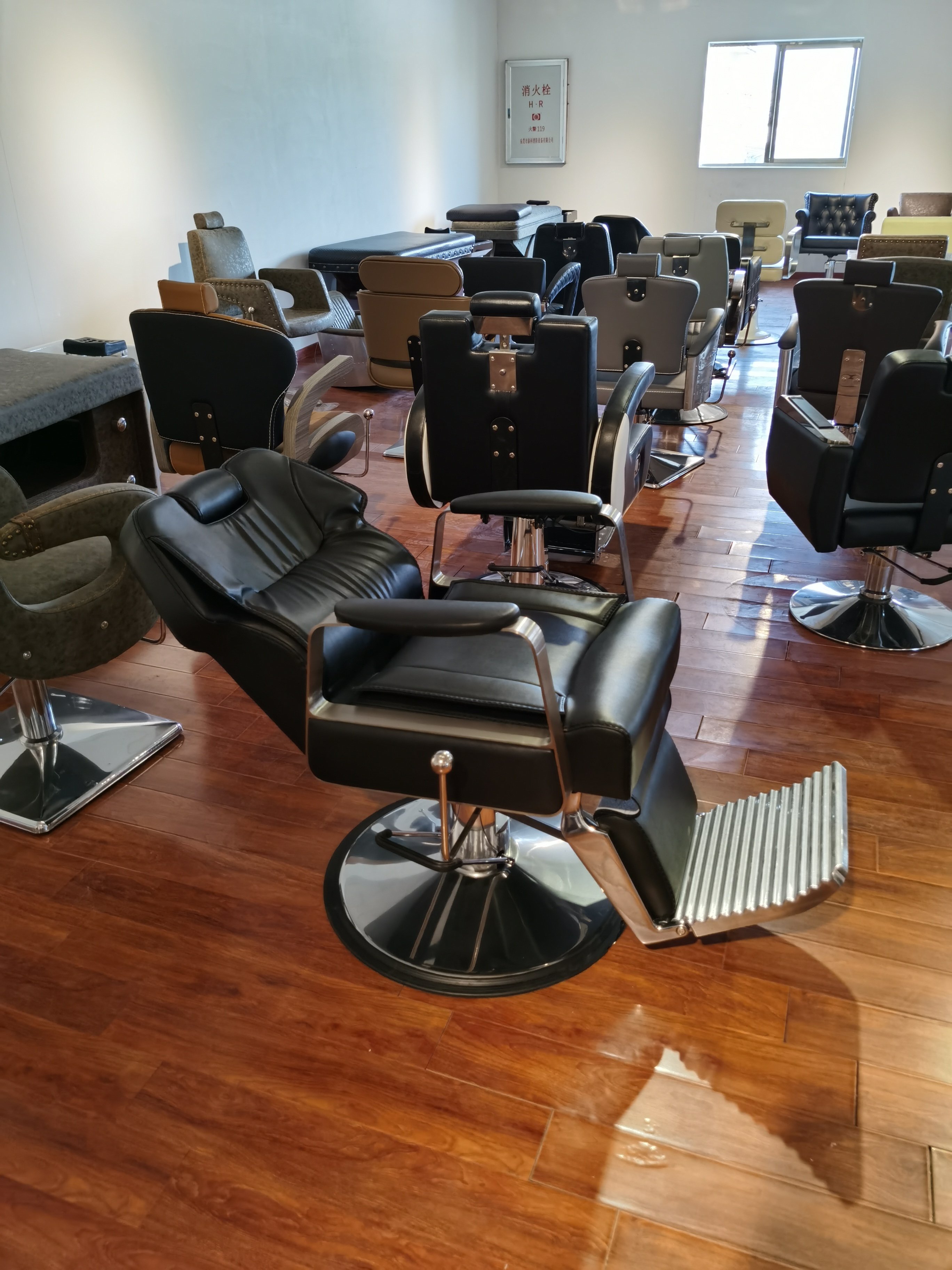 Vintage Barber Chair Luxury Oil Head Chair Hair Gallery Furniture Reclining Chair Factory Wholesale