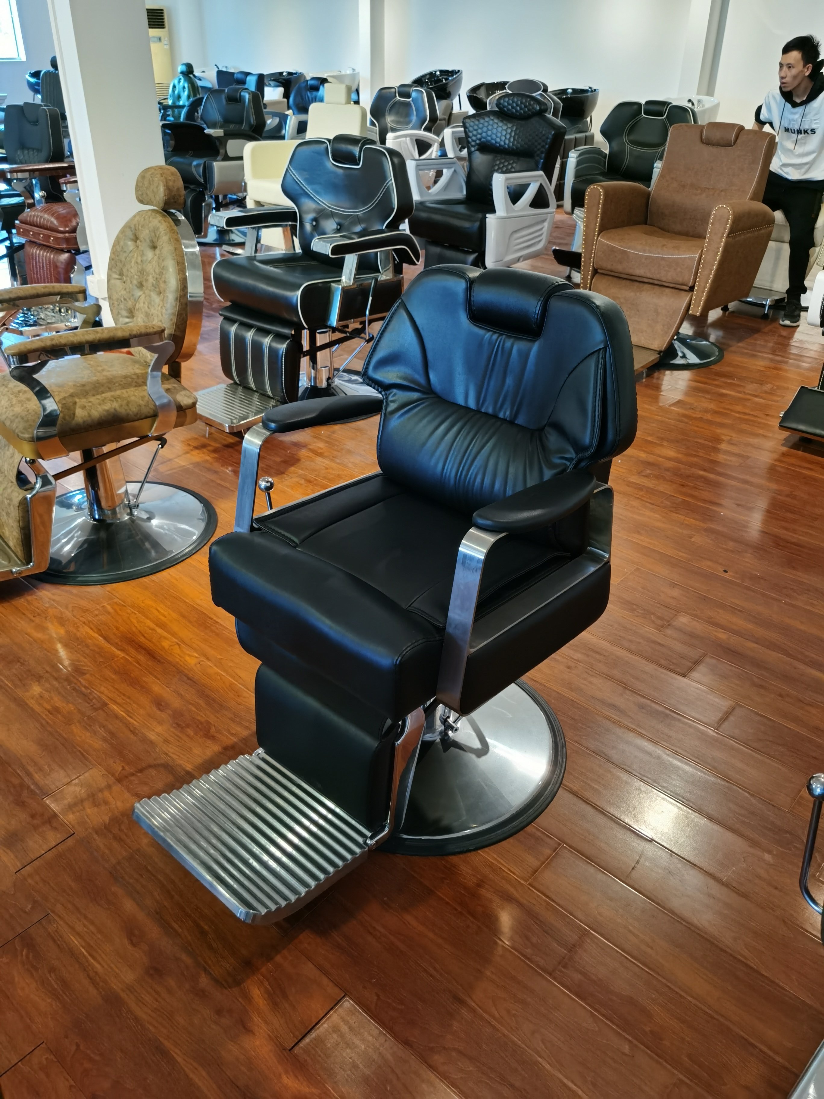 Vintage Barber Chair Luxury Oil Head Chair Hair Gallery Furniture Reclining Chair Factory Wholesale