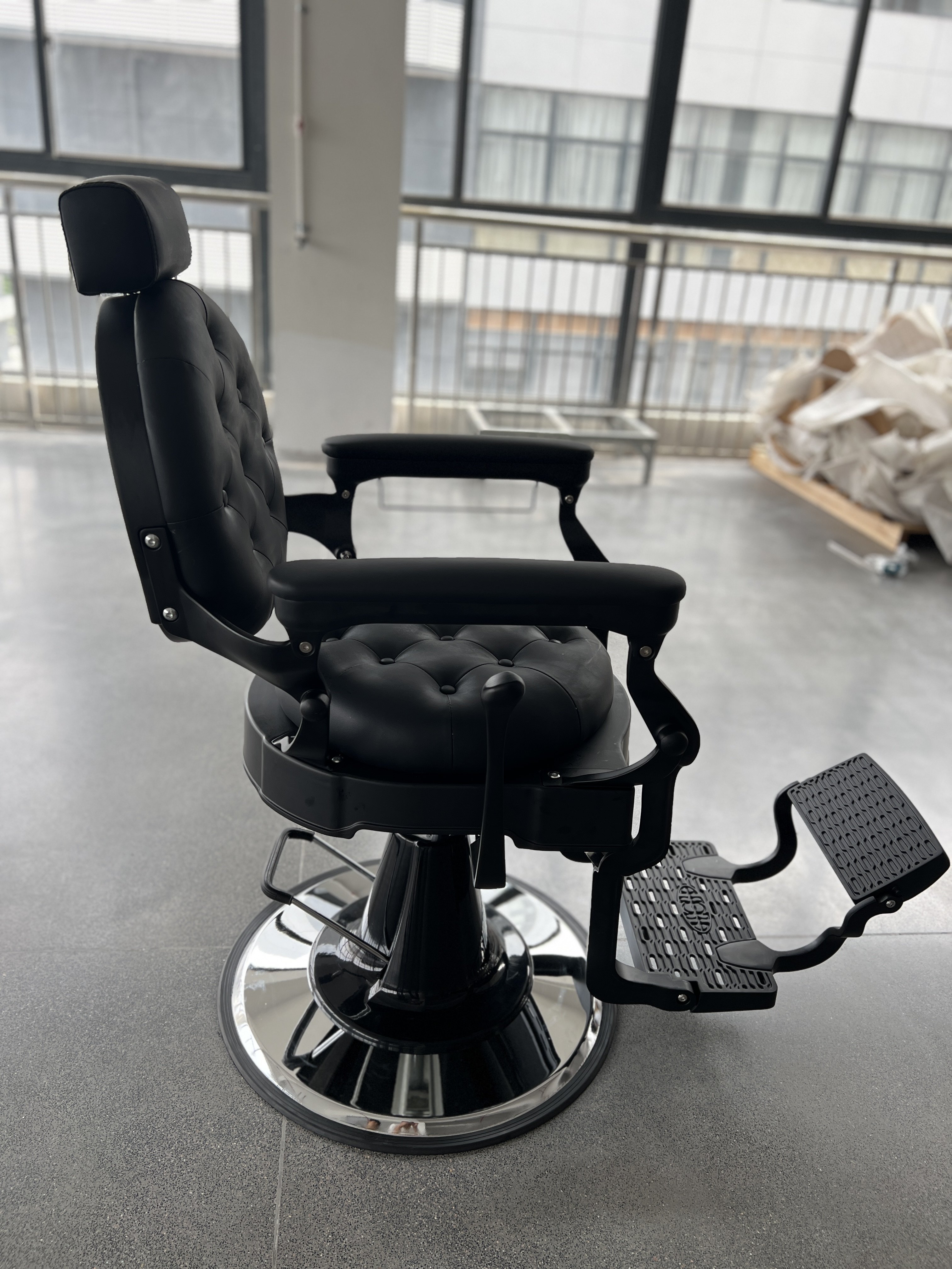 Fashion Atmospheric Shaving Hairdressing Chair Retro Oil Head Down Barber Barber Chair ZY-BC8831G