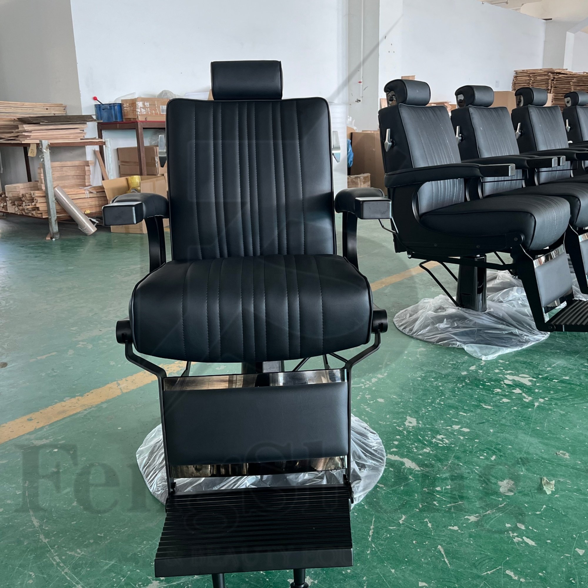 Hot sale Salon furniture Classic design elegant barber chair Vintage barber chair Takara Belmont Barber chair