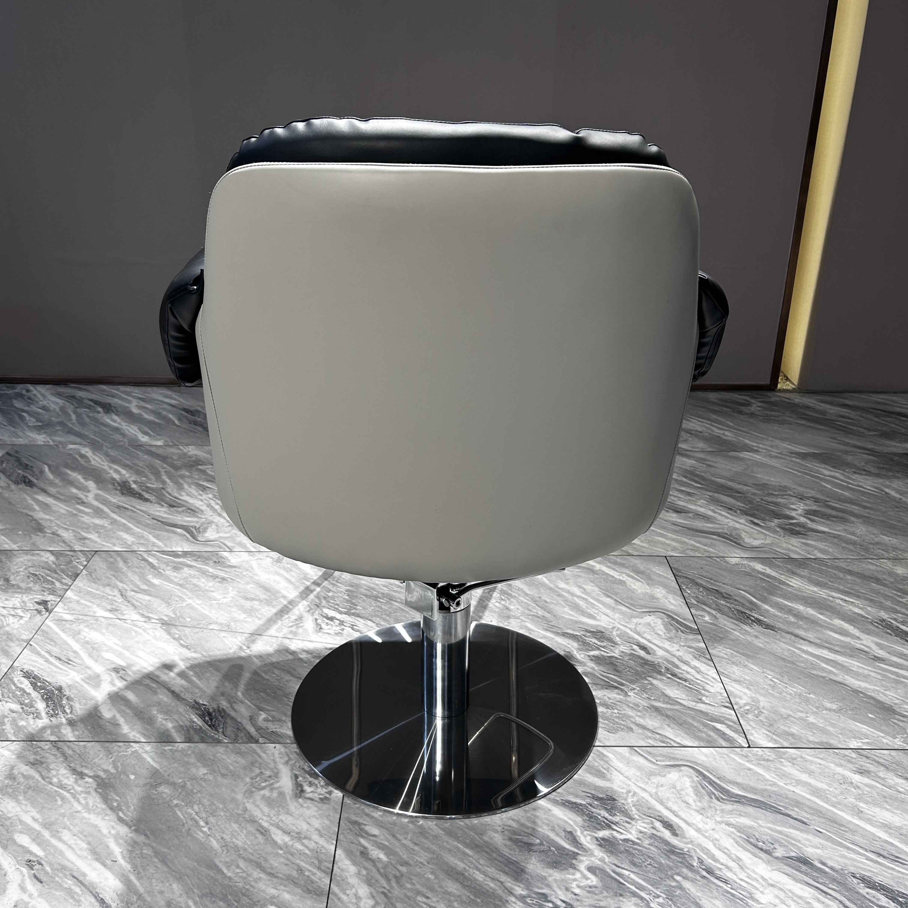 Hot Selling Metal Beauty Chair with Leather Salon Furniture Barber Styling Stool for Barbershop