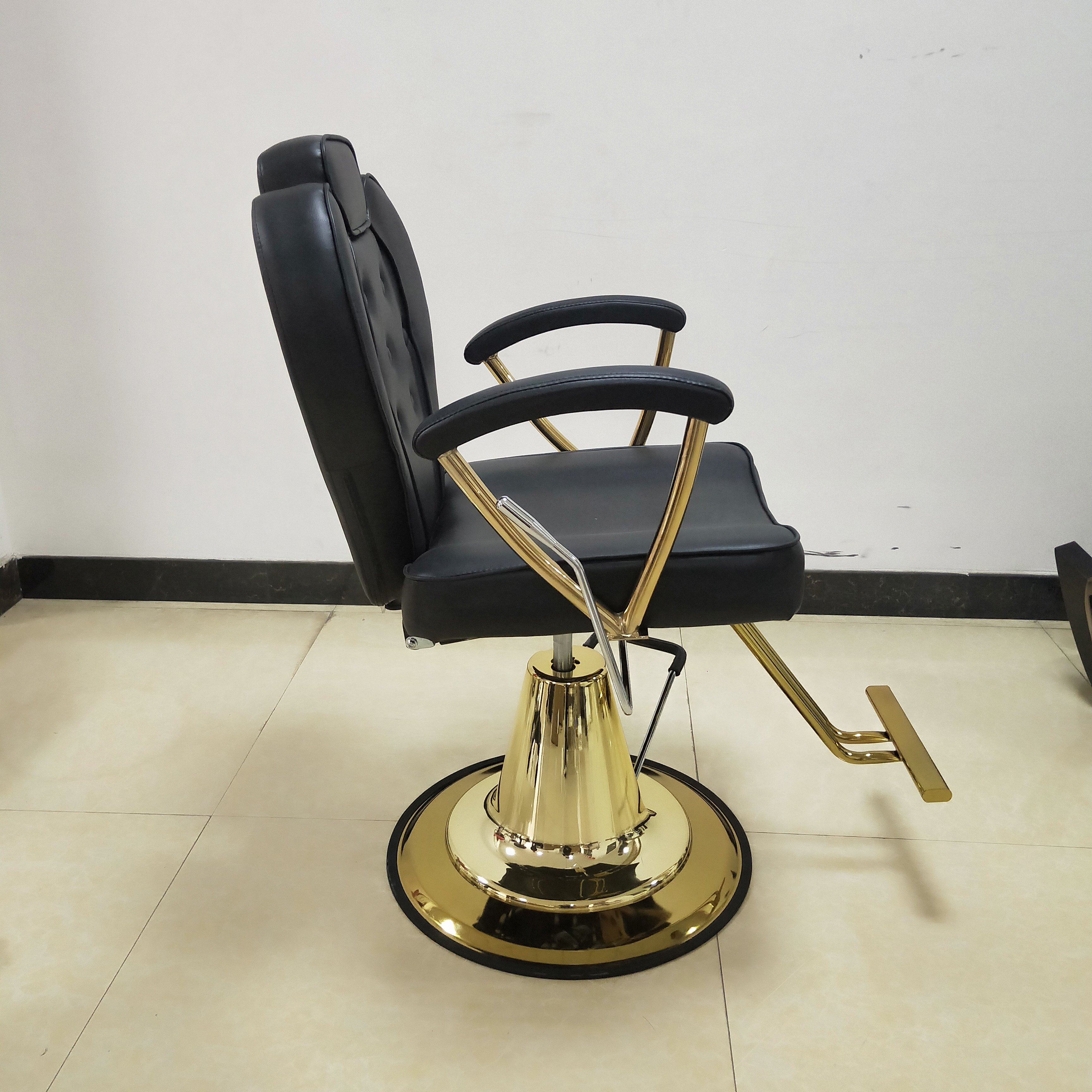 Kisen Hot Sale Style Heavy Duty Black Red Hydraulic Barber Chair Salon Chairs Recline Chairs White Luxury Beauty Salon Equipment