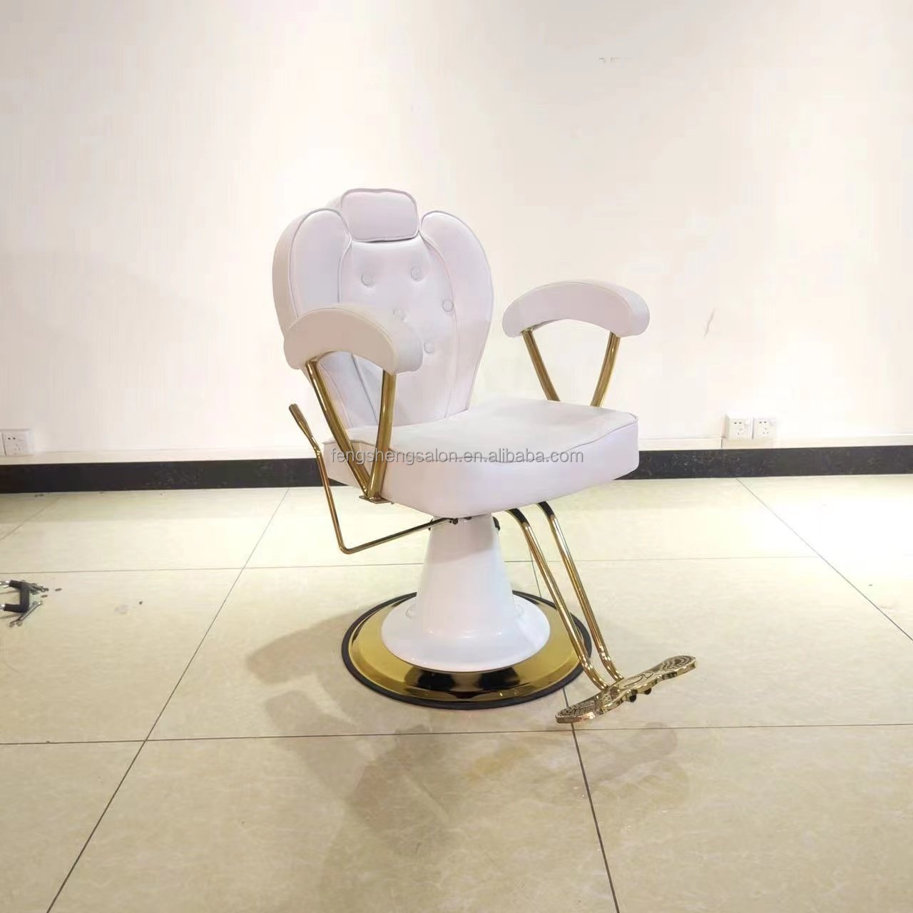 Luxury Beauty Hair Salon Furniture White Styling Chair Reclining Hairdressing Barber Chairs For Sales
