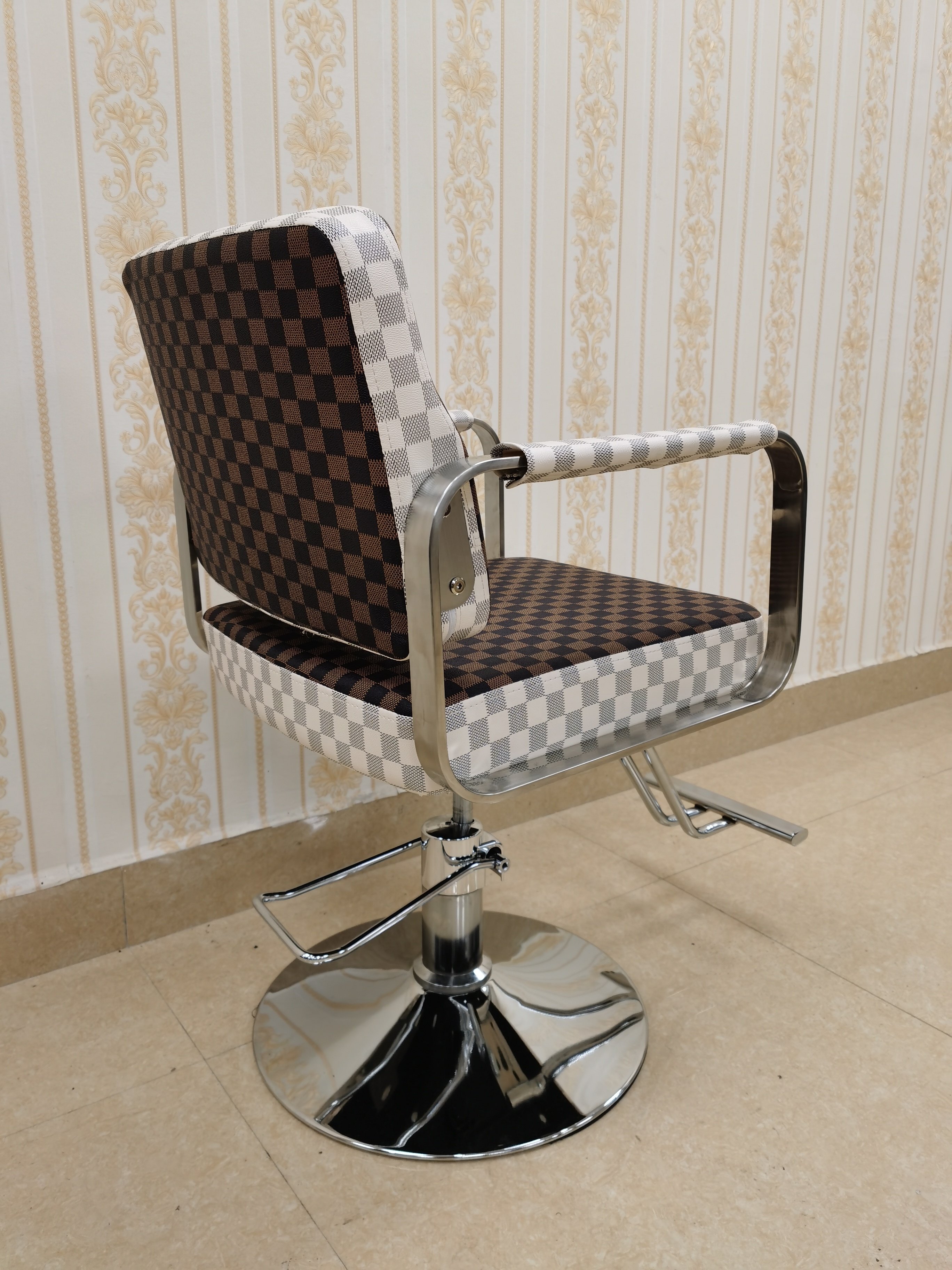 Modern designs cheap barber chair portable styling chair Fashionable Beauty Salon Hydraulic chair wholesale price
