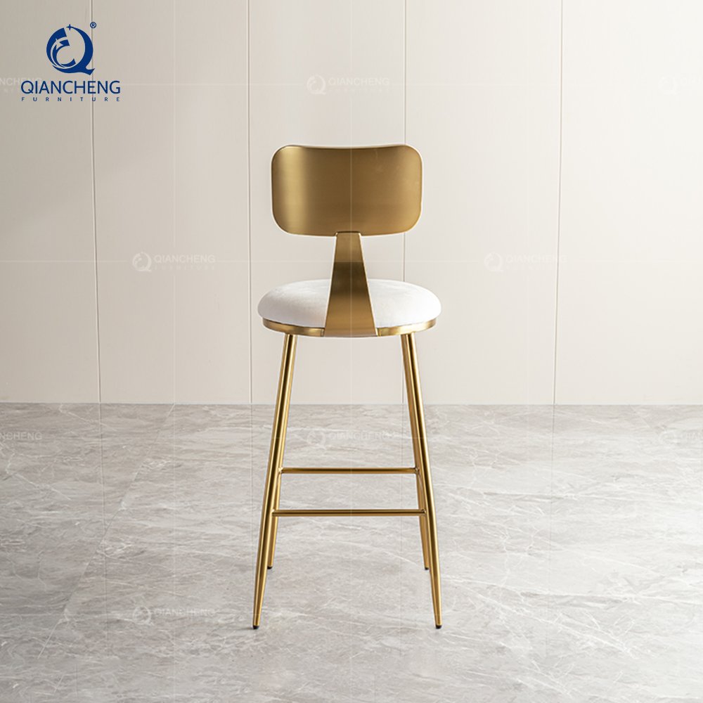 QIANCHENG new backrest synthetic leather brass metal upholstered bar stool high chair table set suppliers luxury club silla bar