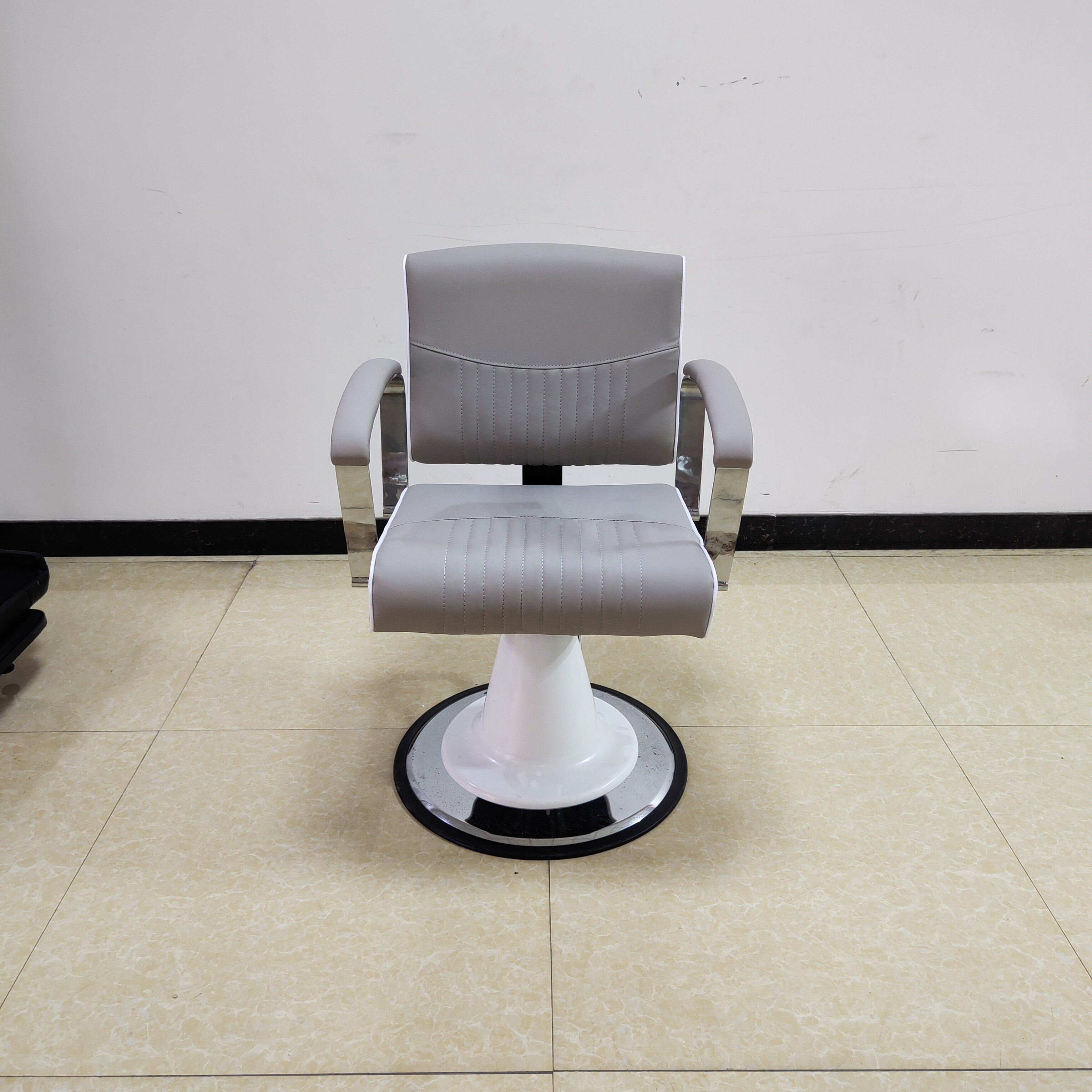 Hydraulic Reclining Salon Styling Chair Beauty Massage Barber Chairs Salon Furniture Salon Furniture Barber Chair