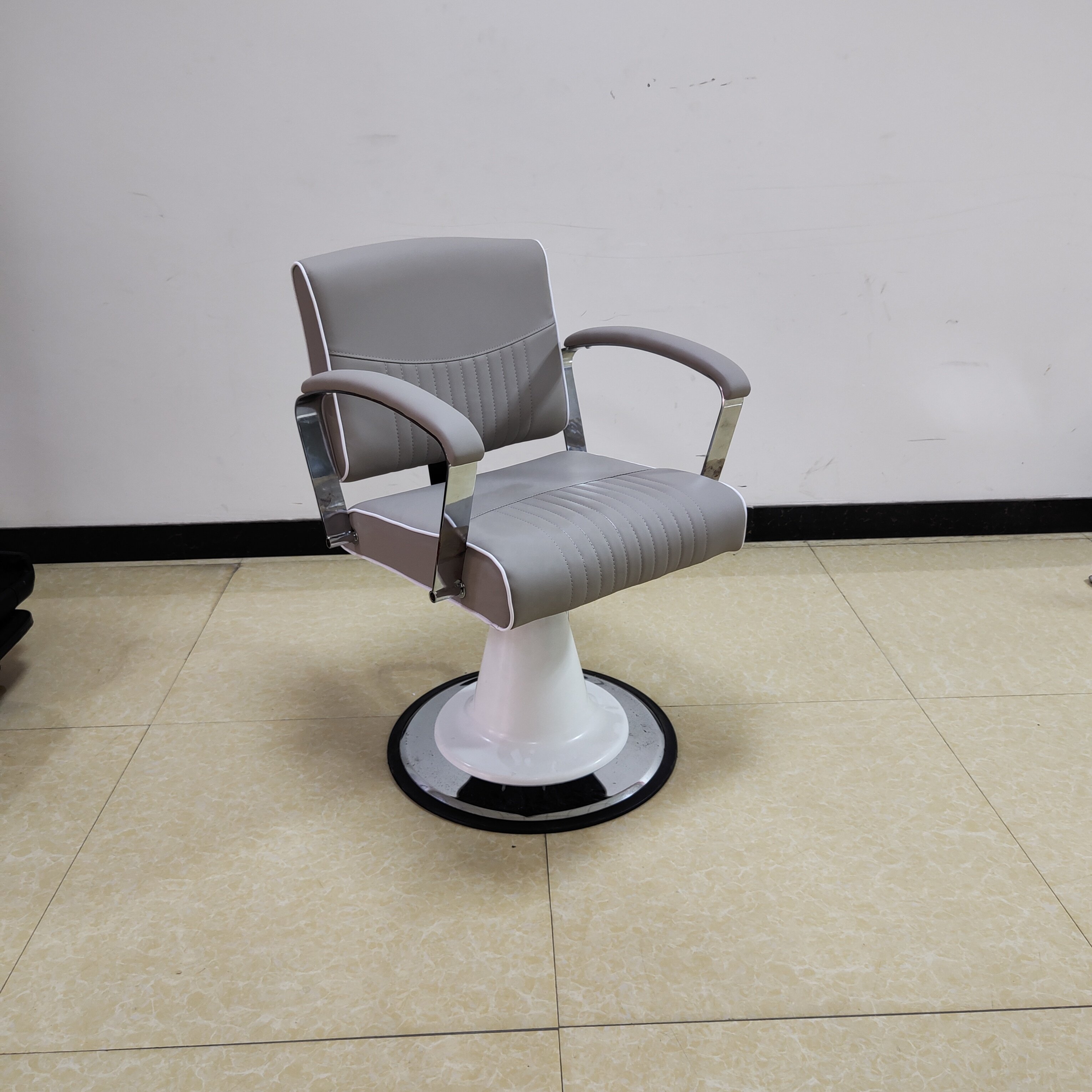 Hydraulic Reclining Salon Styling Chair Beauty Massage Barber Chairs Salon Furniture Salon Furniture Barber Chair