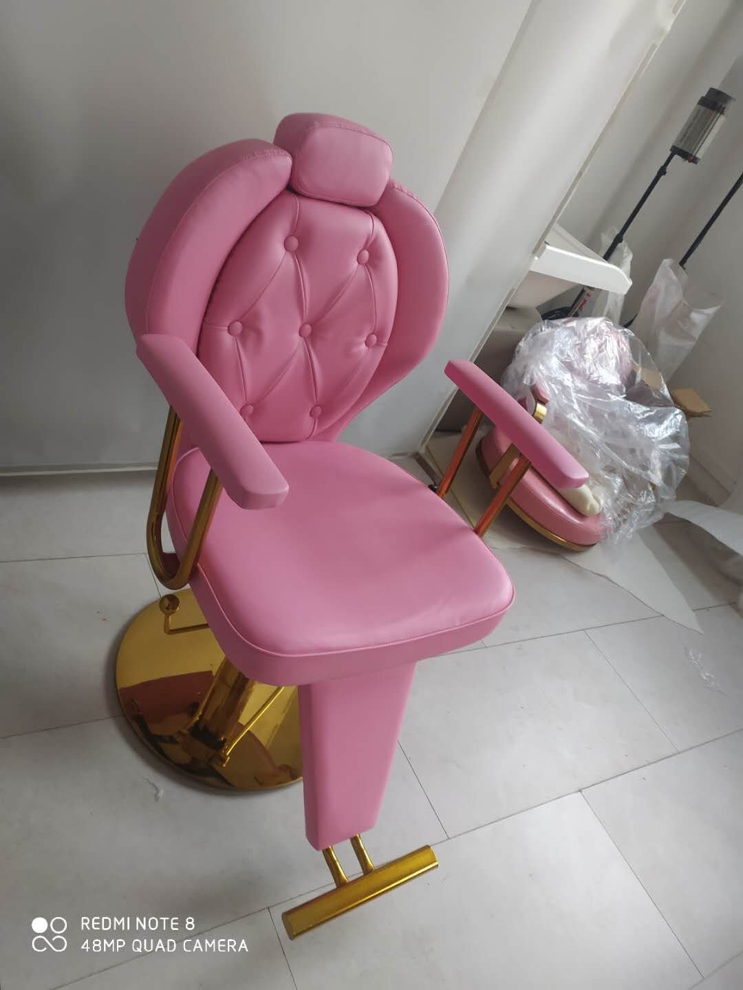 Luxury Beauty Hair Salon Furniture Pink Styling Chair Reclining Hairdressing Barber Chairs For Sales