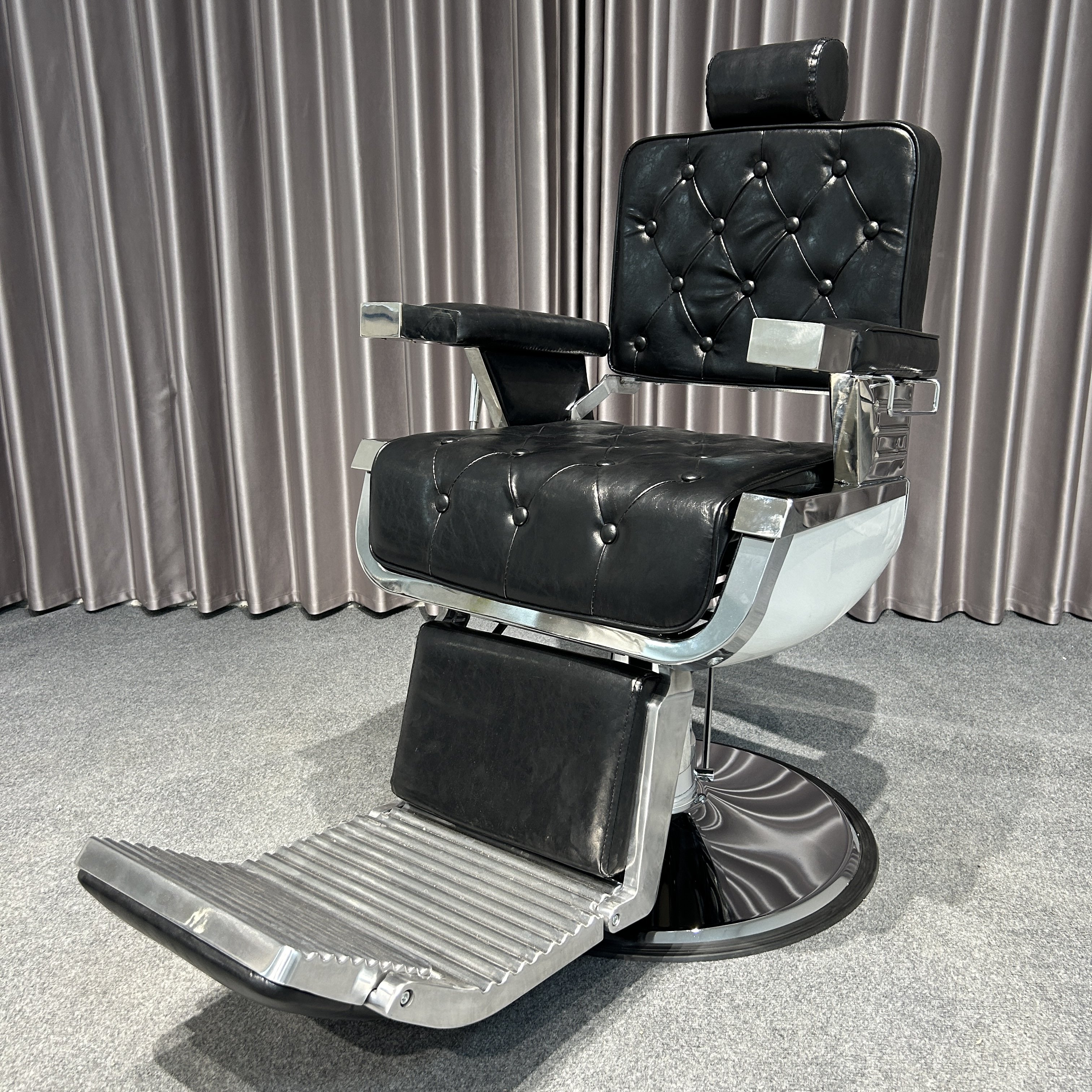 Classic Heavy-Duty Leather Barber Chair Luxury Modern Salon Equipment Portable for Home Use Available for Sale