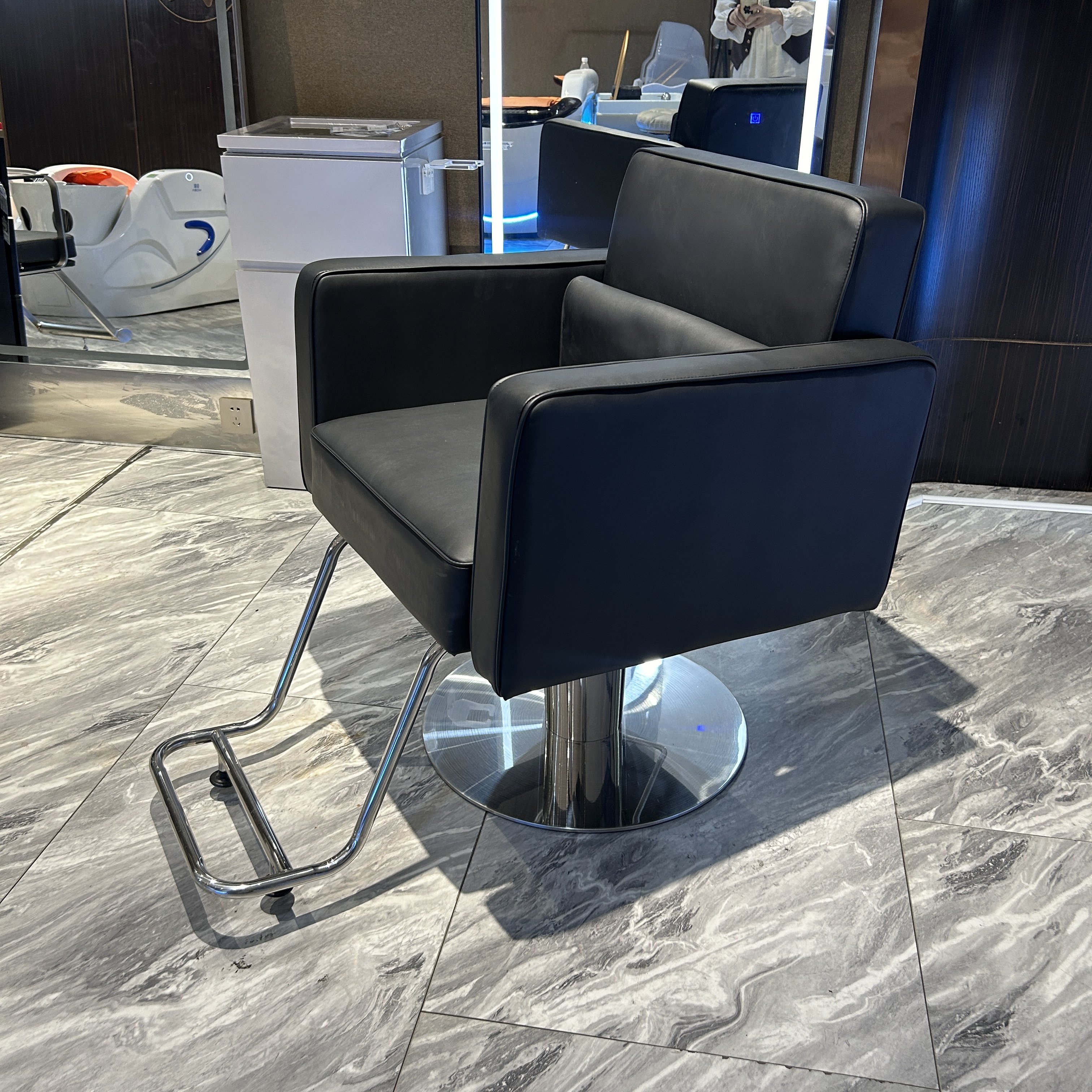 Best-Selling Leather Barber Hair Chair Modern Multi-Functional Styling High Quality and Height Adjustable salon furniture