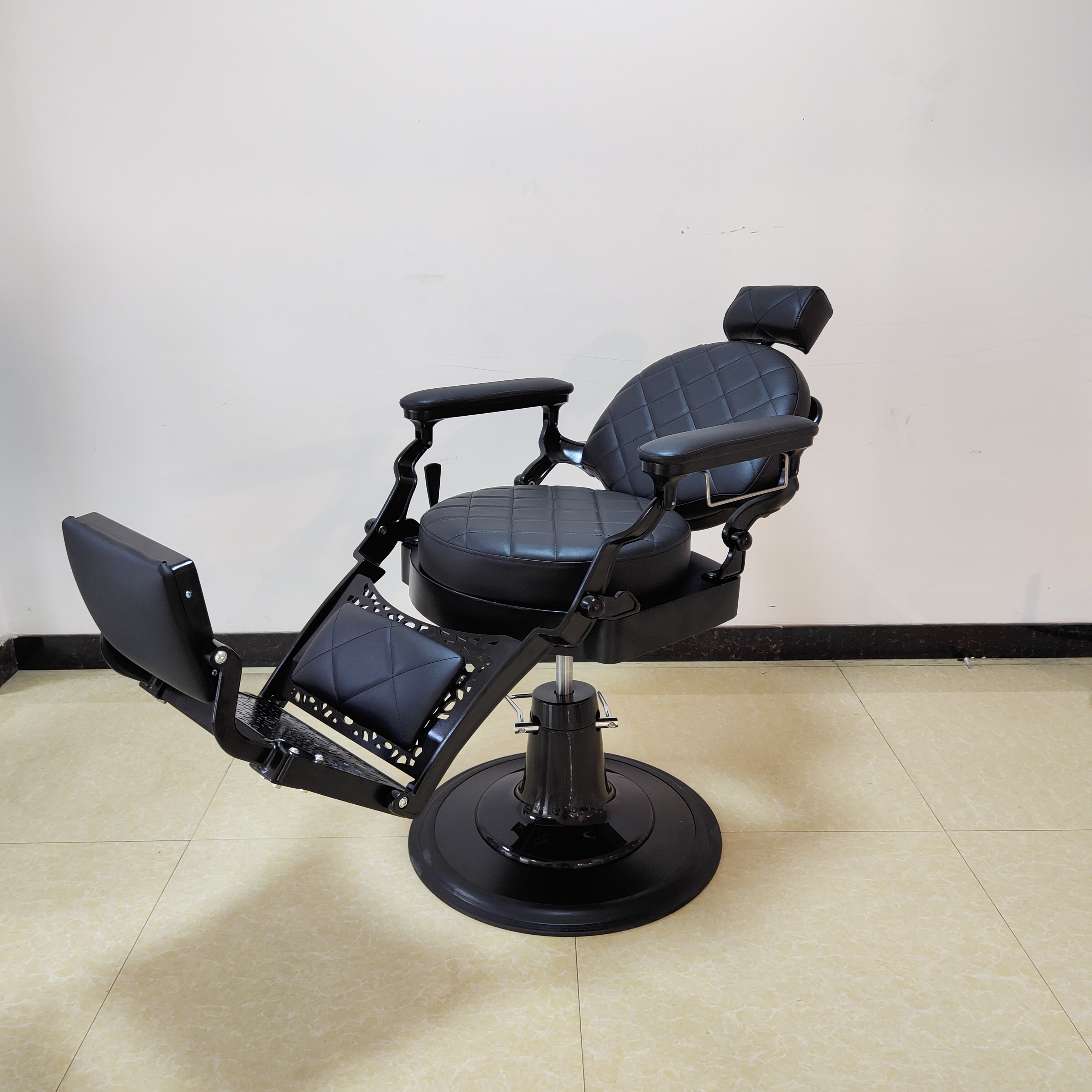 Antique Style Red Silver Barber Shop Hair Styling Chair Salon Barber Chair For Sale