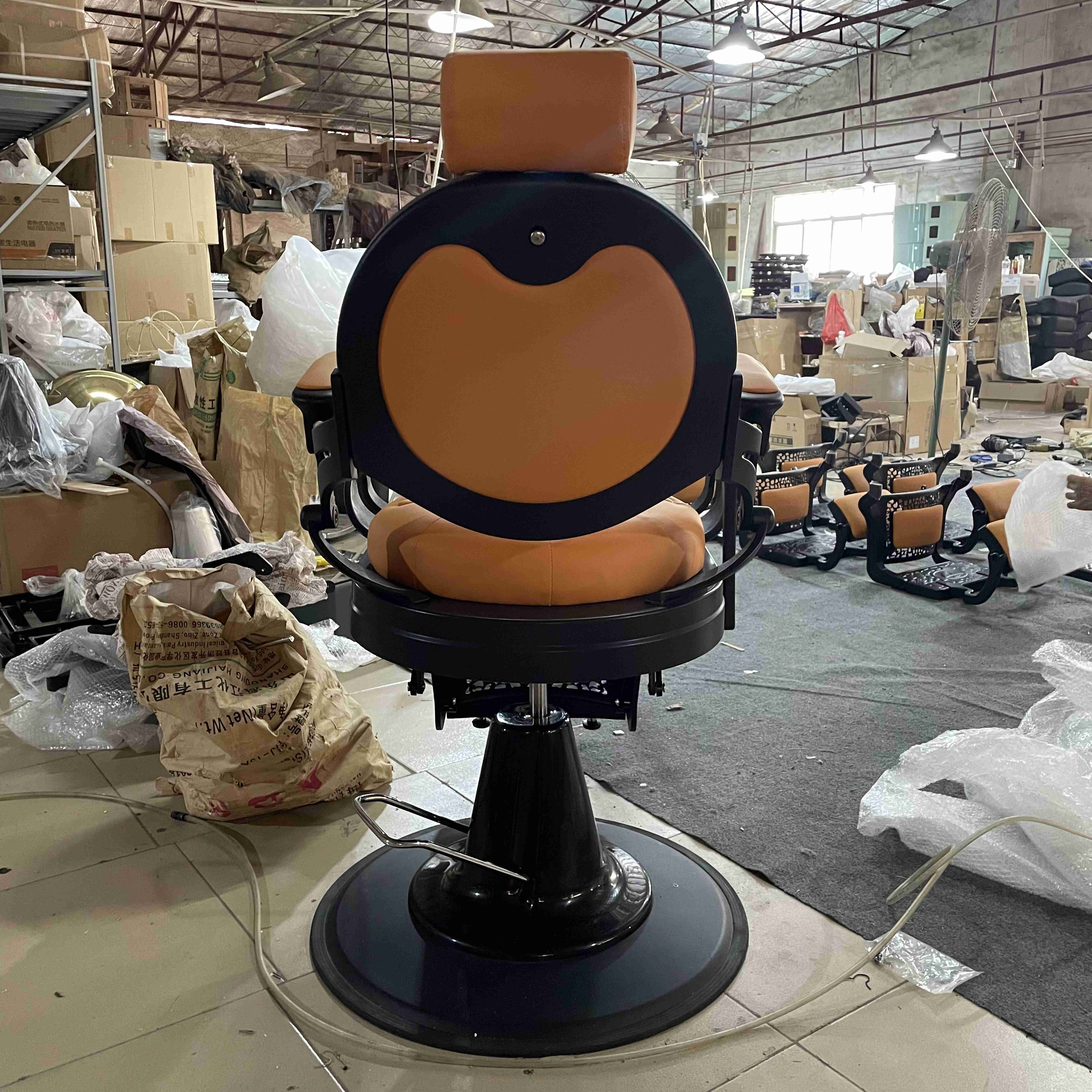 Classic black retro heavy duty barber chair Barber chair hydraulic antique cutting chair