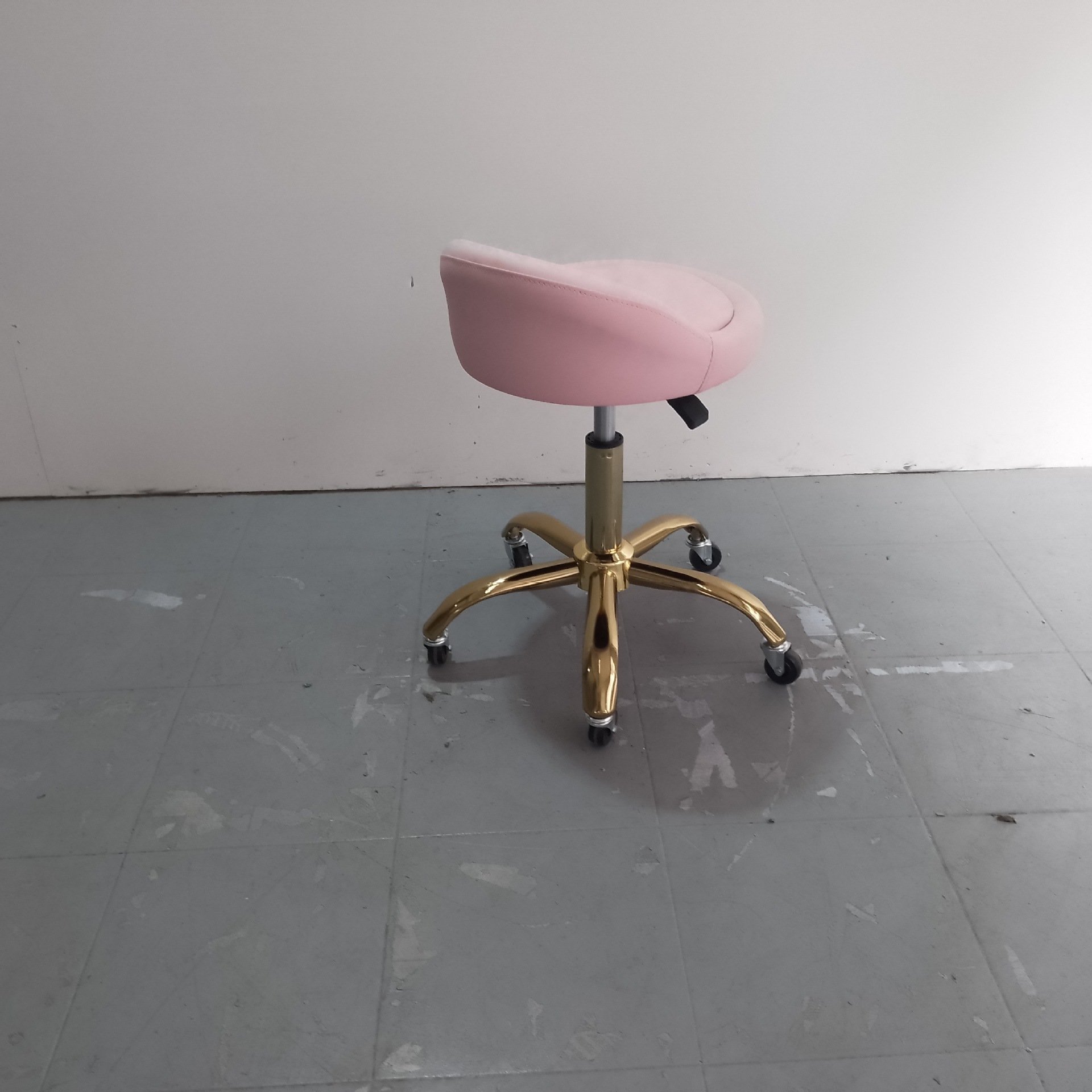Hot Sale Salon Pink Adjustable Round High Chair Stool Back Hair Chair Cutting Hair hairdressing Lift Reclining Barber Chairs