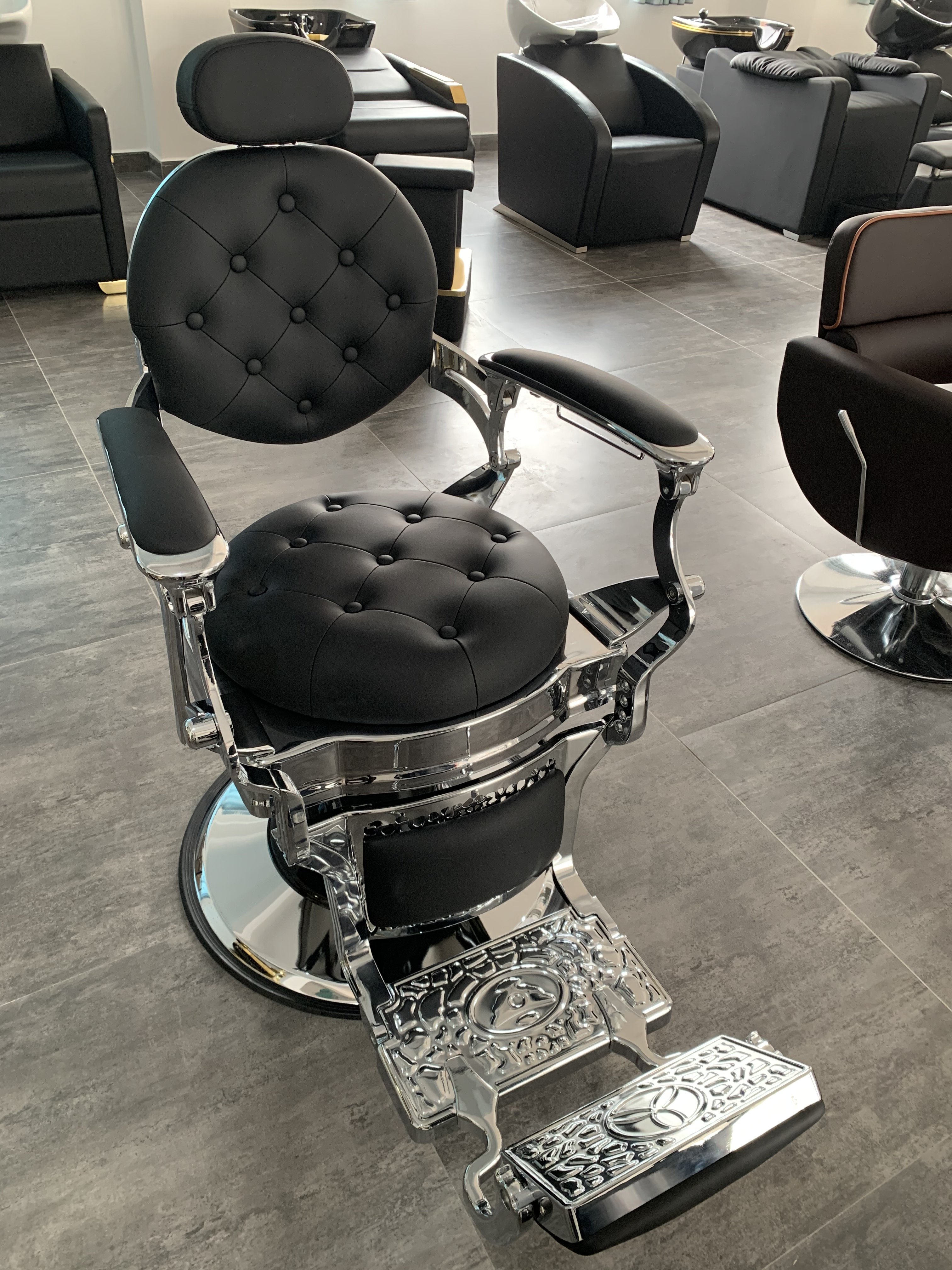 Hairdressing Equipment Hydraulic Heavy Reclining Hair Barbershop Chair Barbershop Beauty Salon Barber Chair For Men Hair Stylist