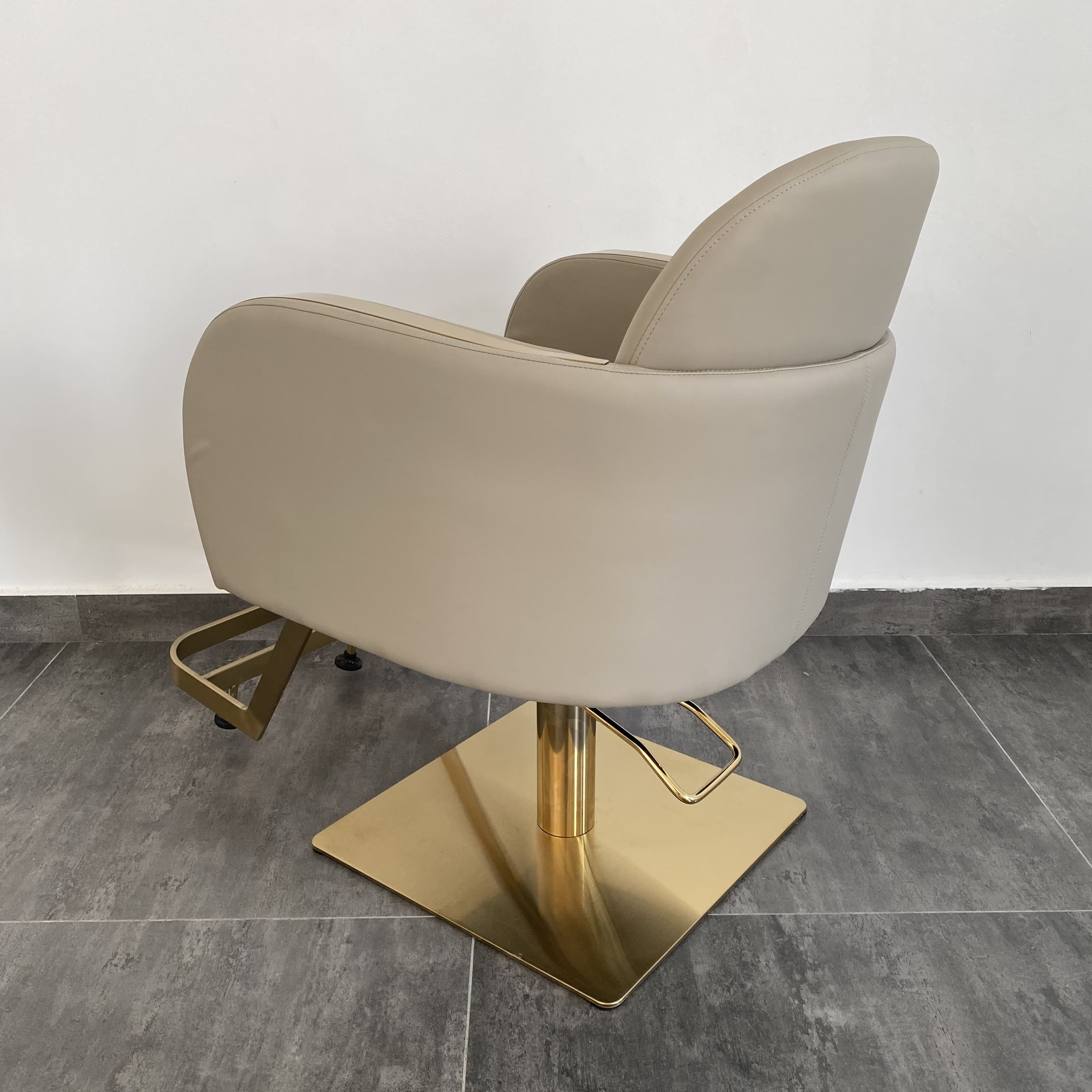 Barber Supplies Barbershop Salon Styling Chair Gold Metal Gray Salon Chair Furniture Hydraulic Reclining Hairdressing Chair