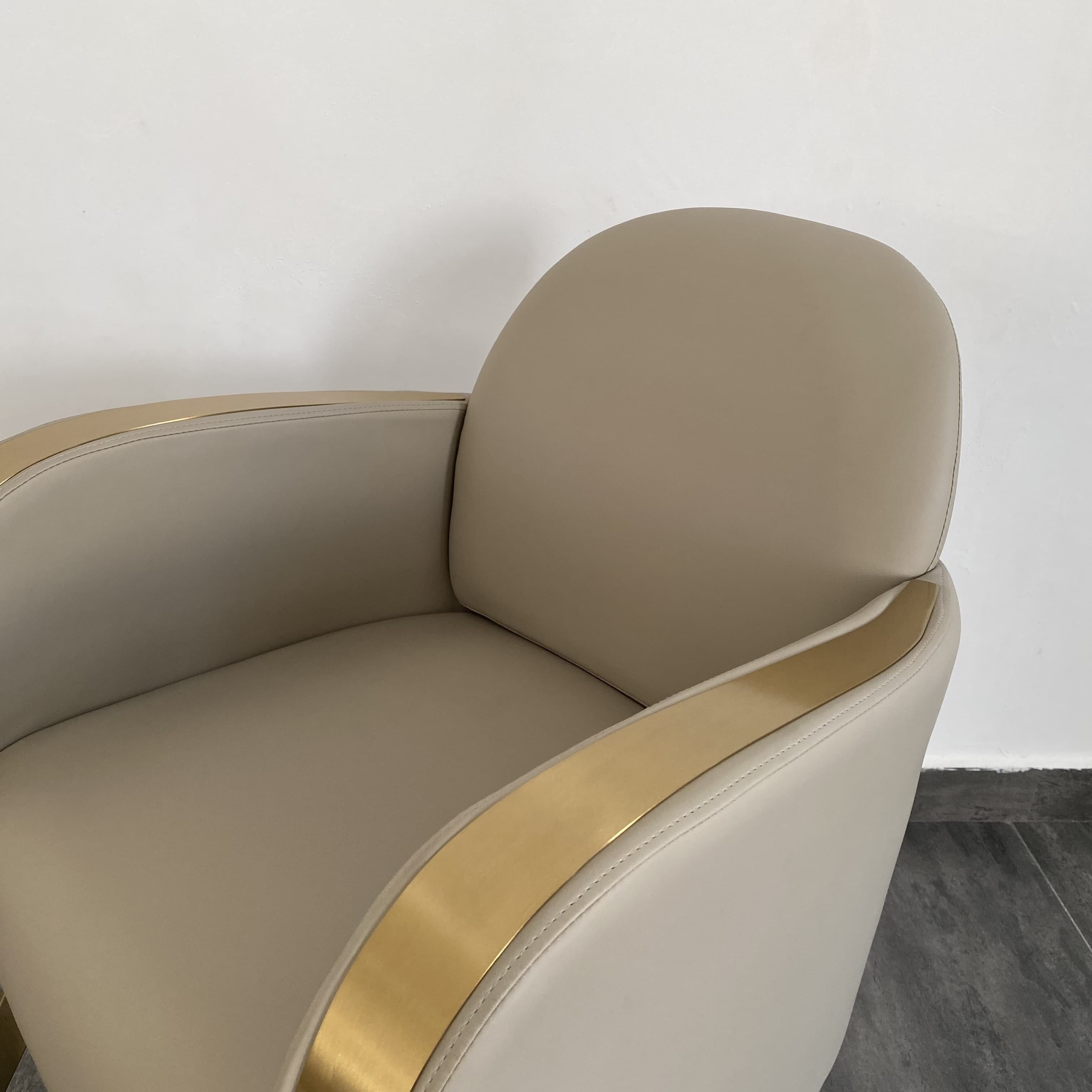 Barber Supplies Barbershop Salon Styling Chair Gold Metal Gray Salon Chair Furniture Hydraulic Reclining Hairdressing Chair