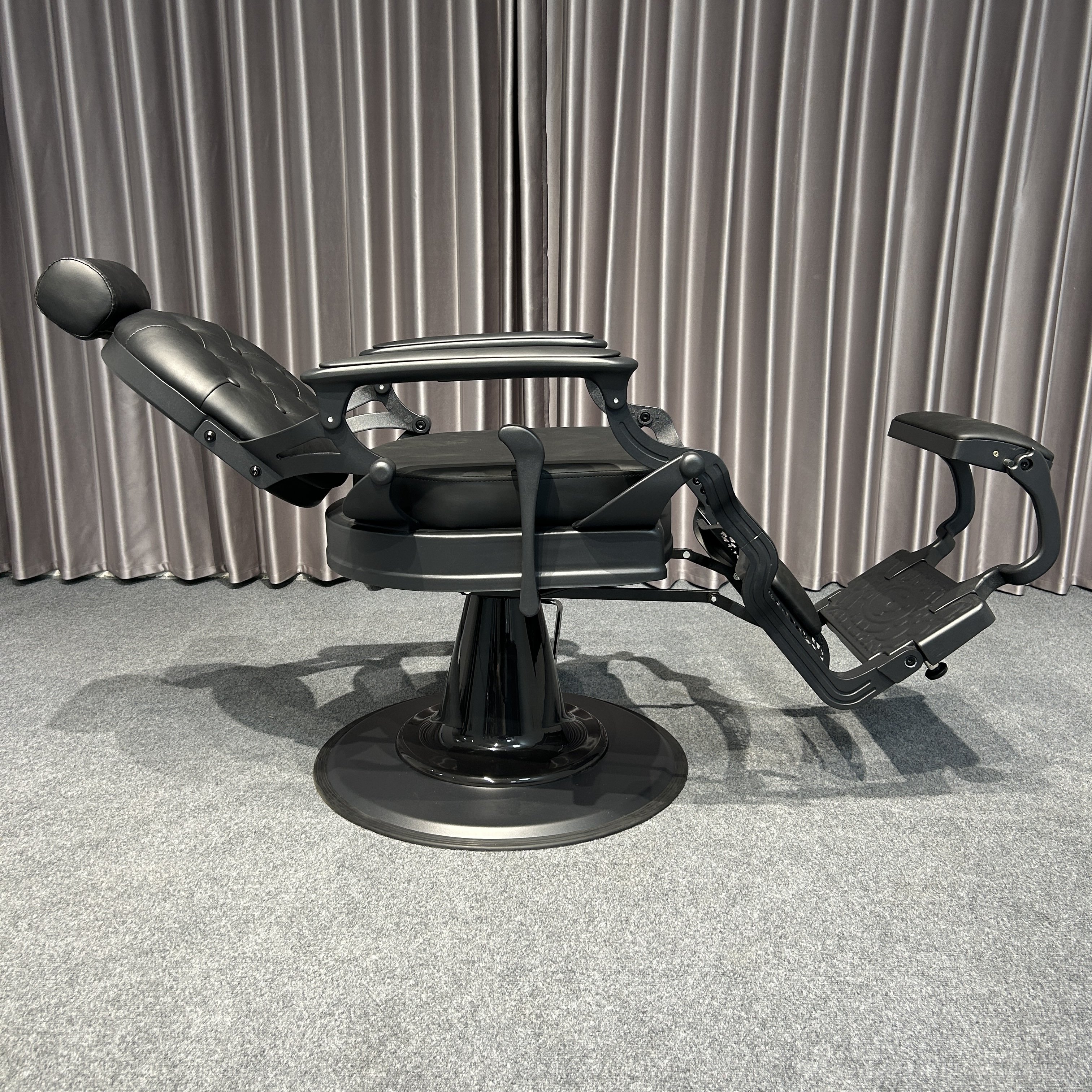 Retro Men's Barber Chair with Oil Lift Dedicated for Shaving and Facial Hair Salon Use