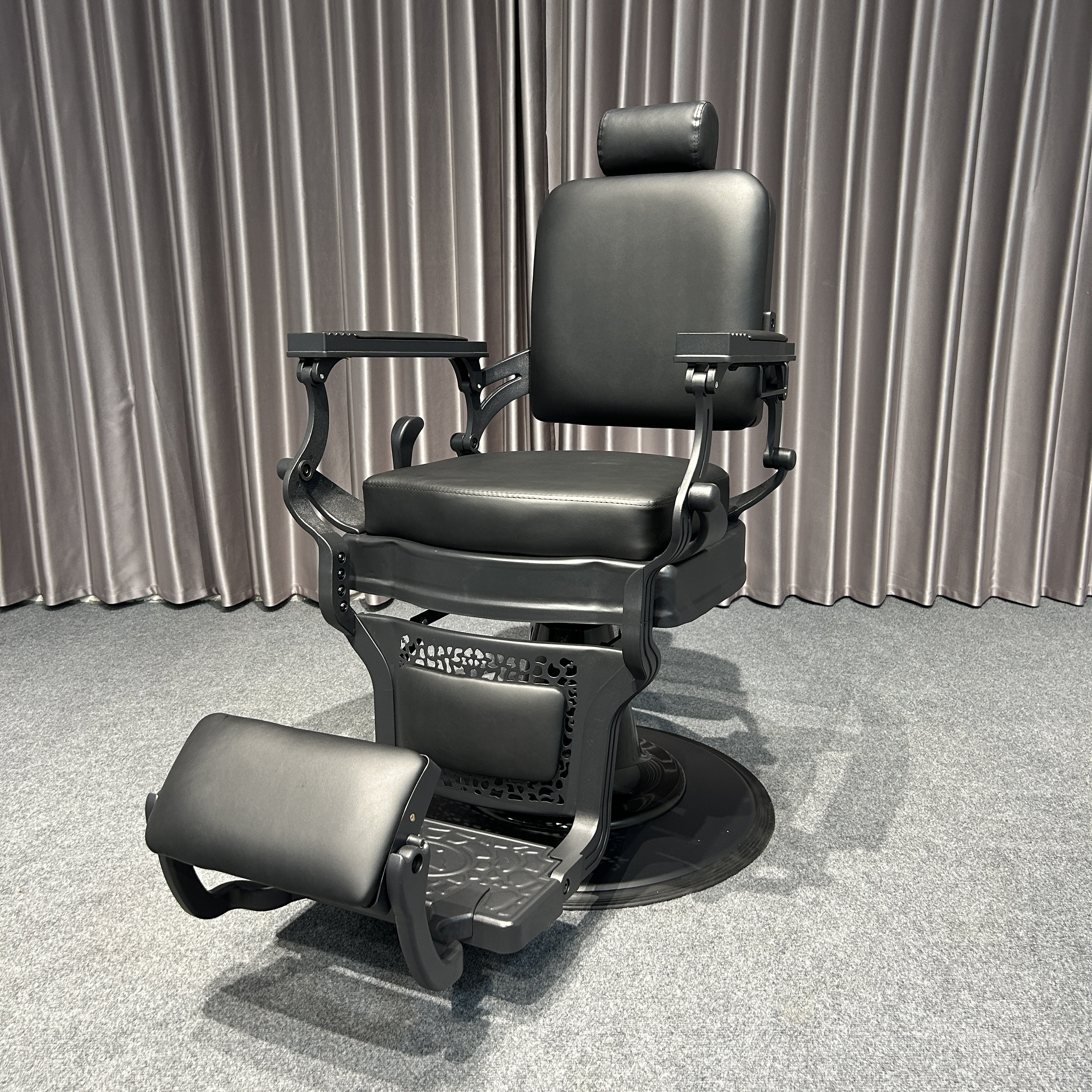 Hydraulic Reclining Barber Chair Black Metal Furniture for Beauty Salon Barbershop with Leather Comfortable reclining feature