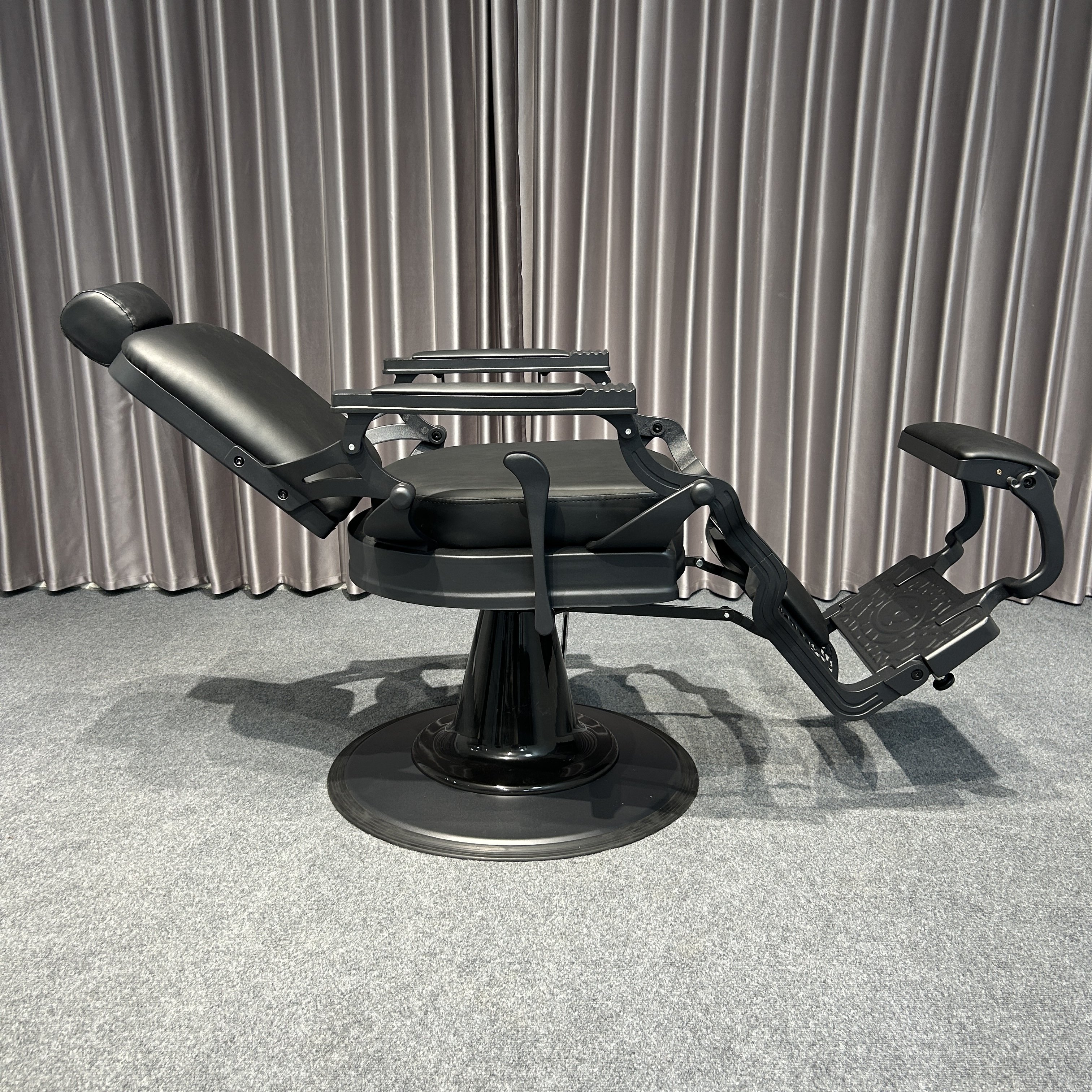 Hydraulic Reclining Barber Chair Black Metal Furniture for Beauty Salon Barbershop with Leather Comfortable reclining feature