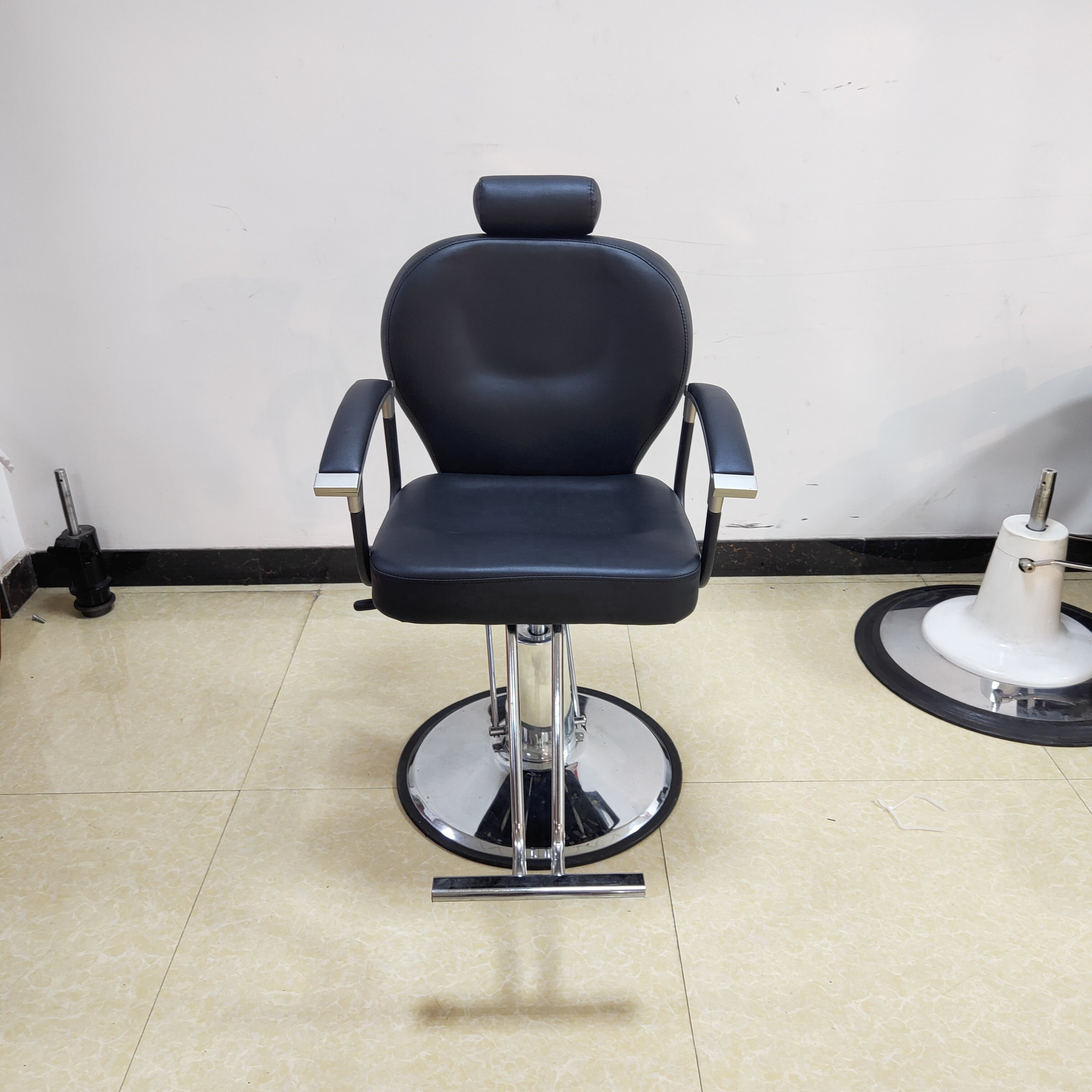 Black Hot Selling Barber Chair Salon Chairs Salon Furniture Modern Hair Salon Adjustable Swivel Bar Synthetic Leather