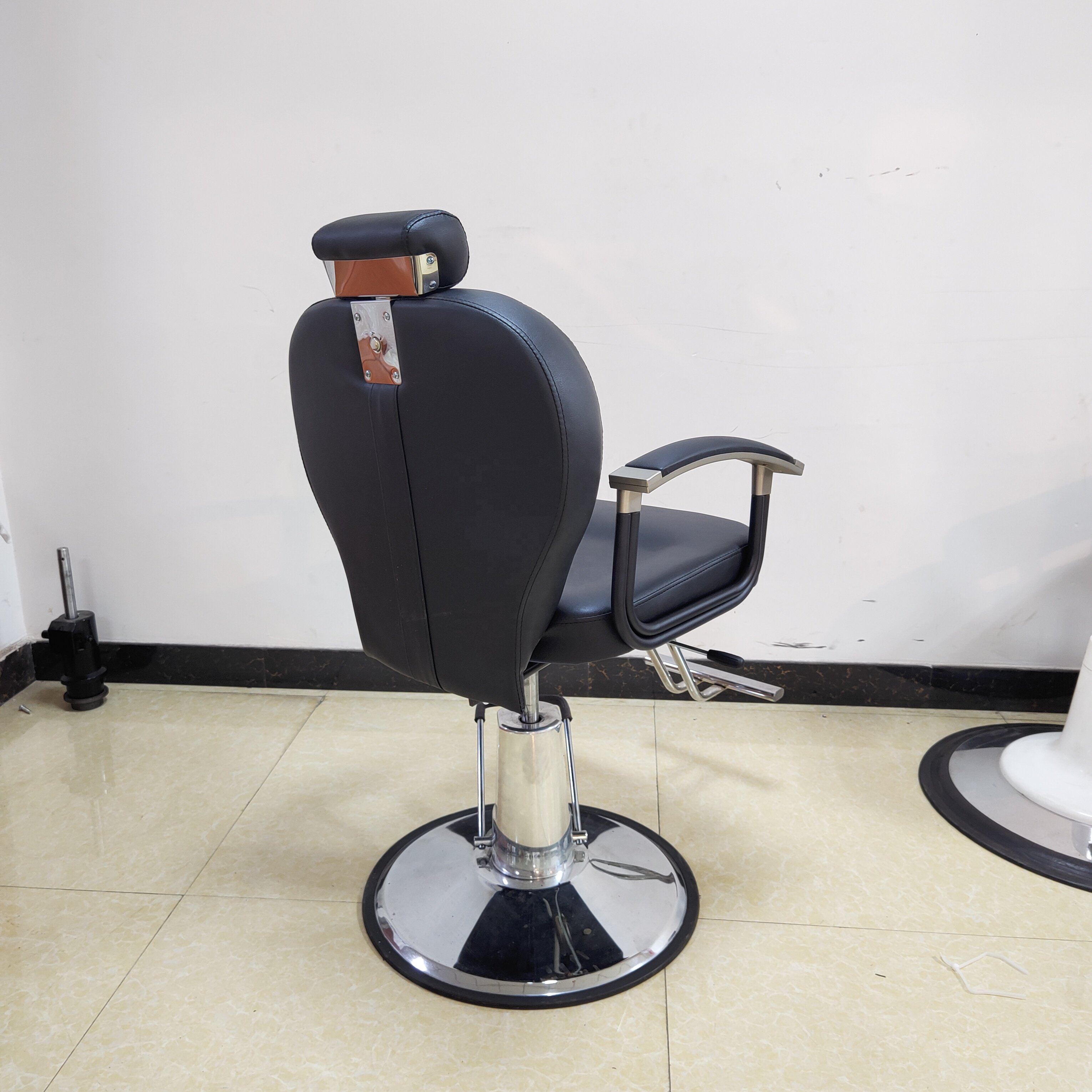 Black Hot Selling Barber Chair Salon Chairs Salon Furniture Modern Hair Salon Adjustable Swivel Bar Synthetic Leather