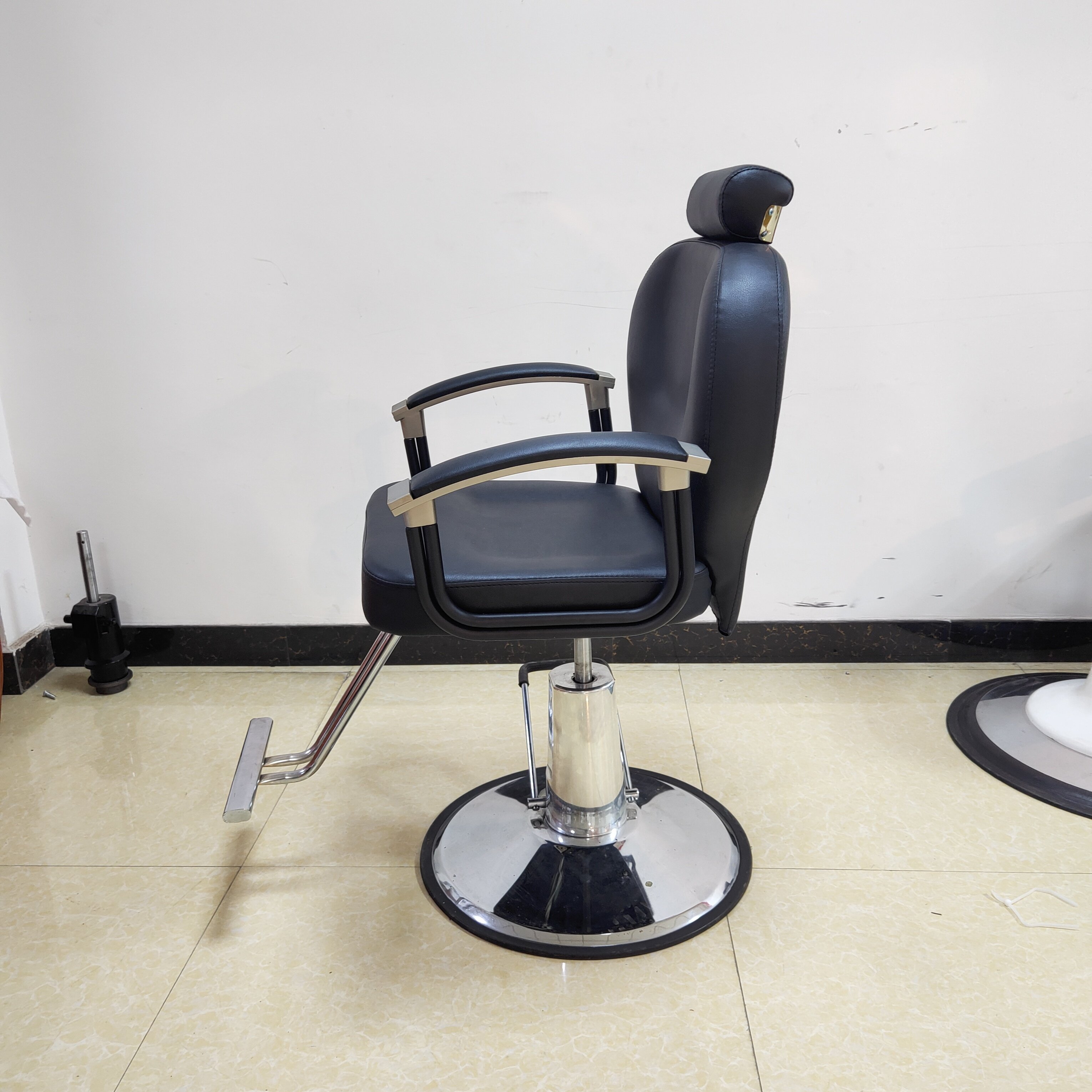 Black Hot Selling Barber Chair Salon Chairs Salon Furniture Modern Hair Salon Adjustable Swivel Bar Synthetic Leather