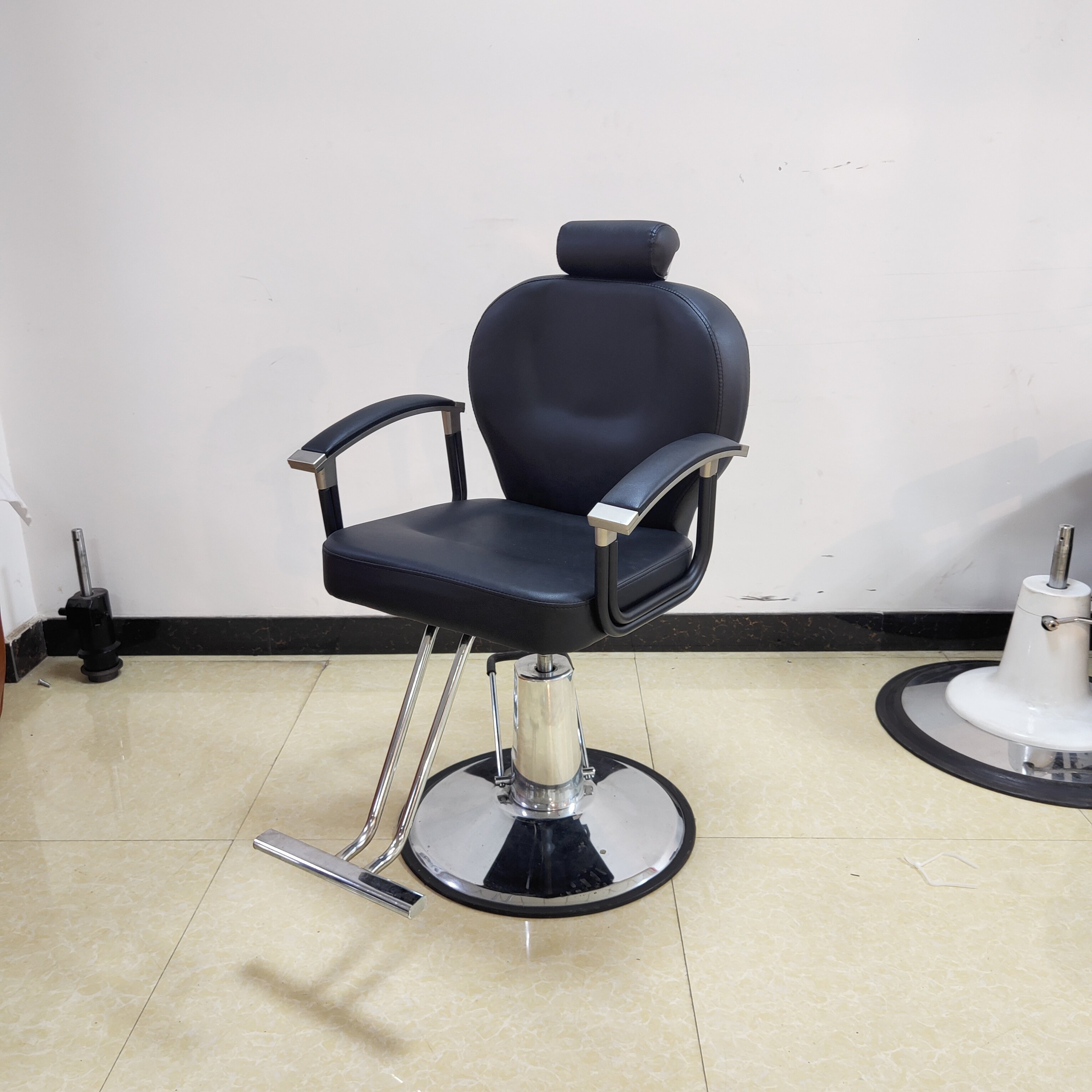 Black Hot Selling Barber Chair Salon Chairs Salon Furniture Modern Hair Salon Adjustable Swivel Bar Synthetic Leather