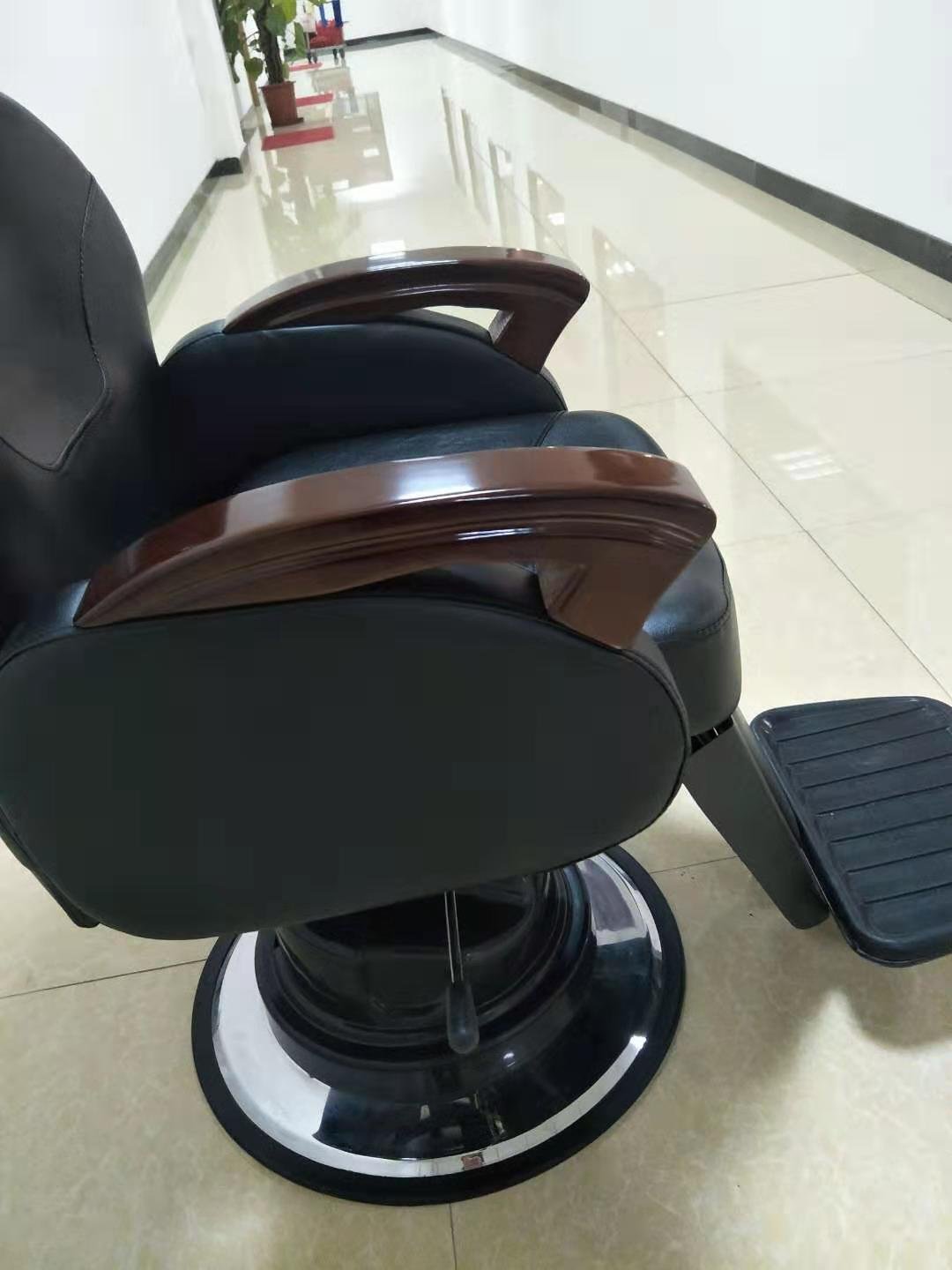 2024 Latest Hydraulic Barber Chair Styling Salon Work Station Chair