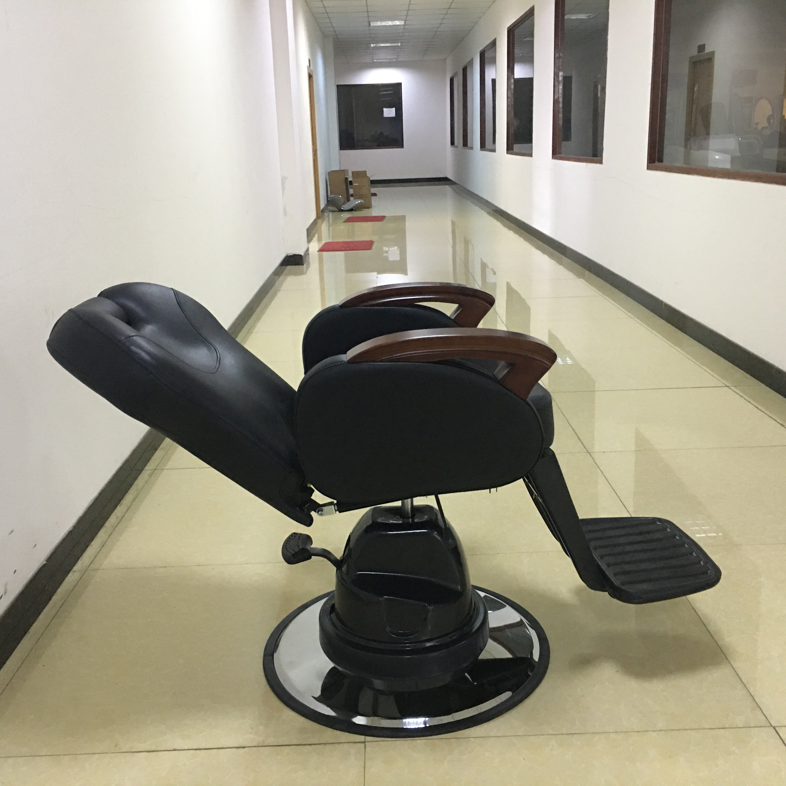 Manufacturer Supplier 2022 Luxury Height Adjustable Recliner Kit Barber Chair For Barber Shop