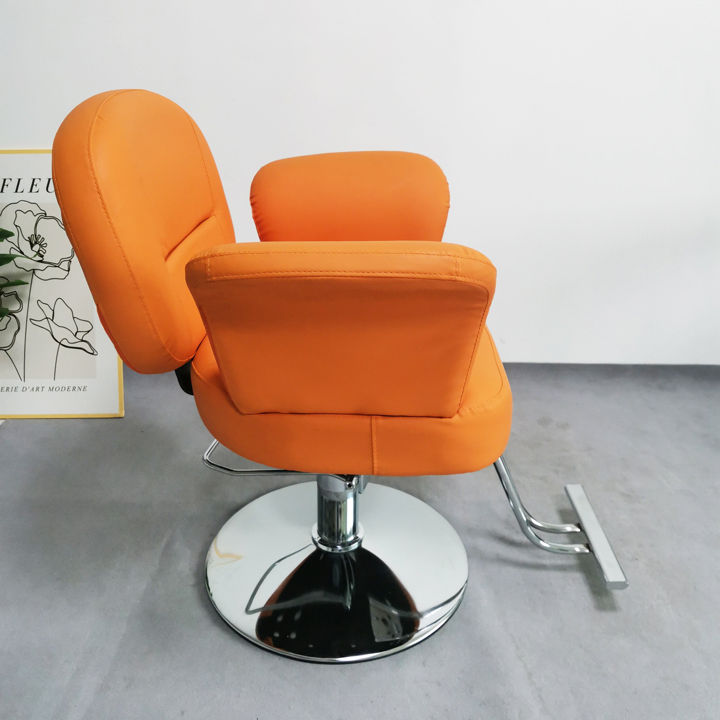 Modern Salon Furniture Beauty Makeup Layies Salon Master Chair Princess Chair Hairdressing Styling Chair Hair Salon Station