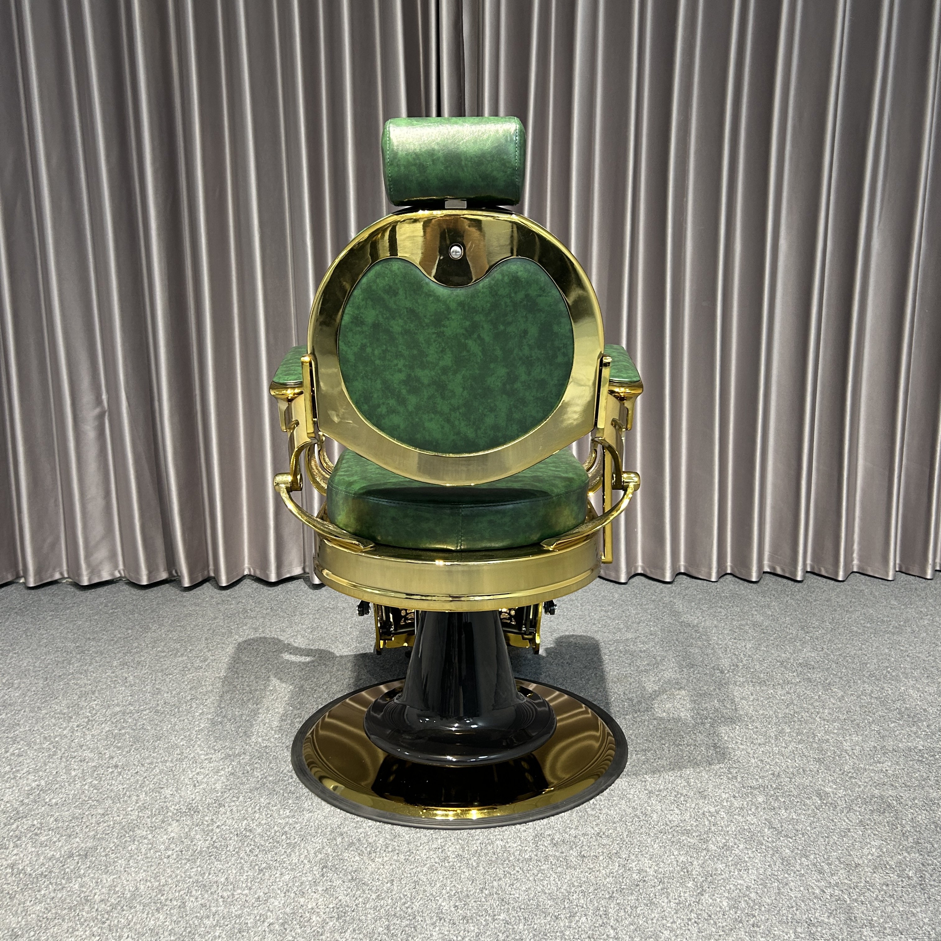 Vintage Classic Hydraulic Steel Hairdressing Chair King Styling Salon Furniture with Massage Feature Beauty Salons Barber Shops