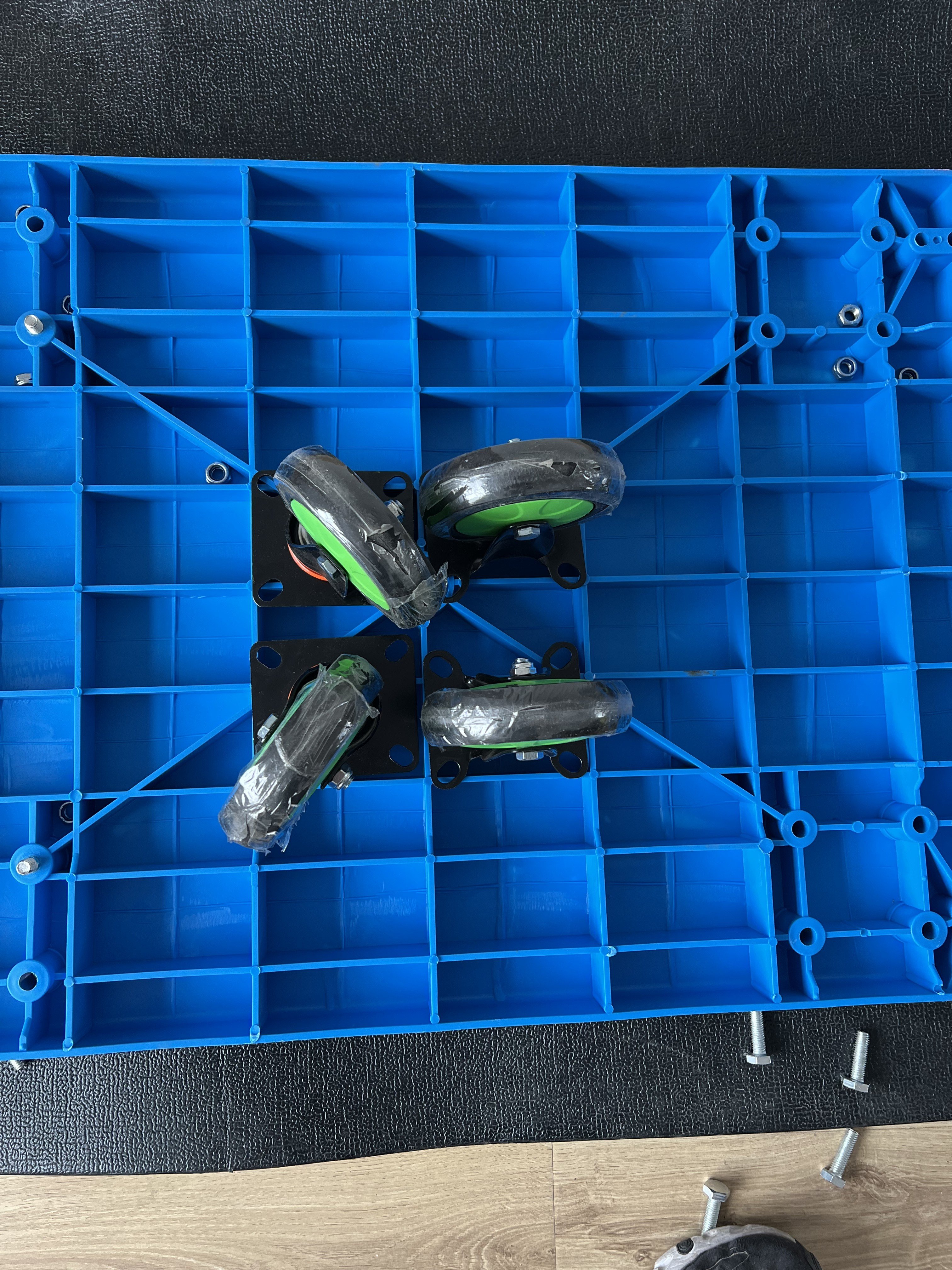 2024 hot sale Four Wheels Platform 90*60cm blue ABS Plastic Folding Hand Trolley 300kg utility cart