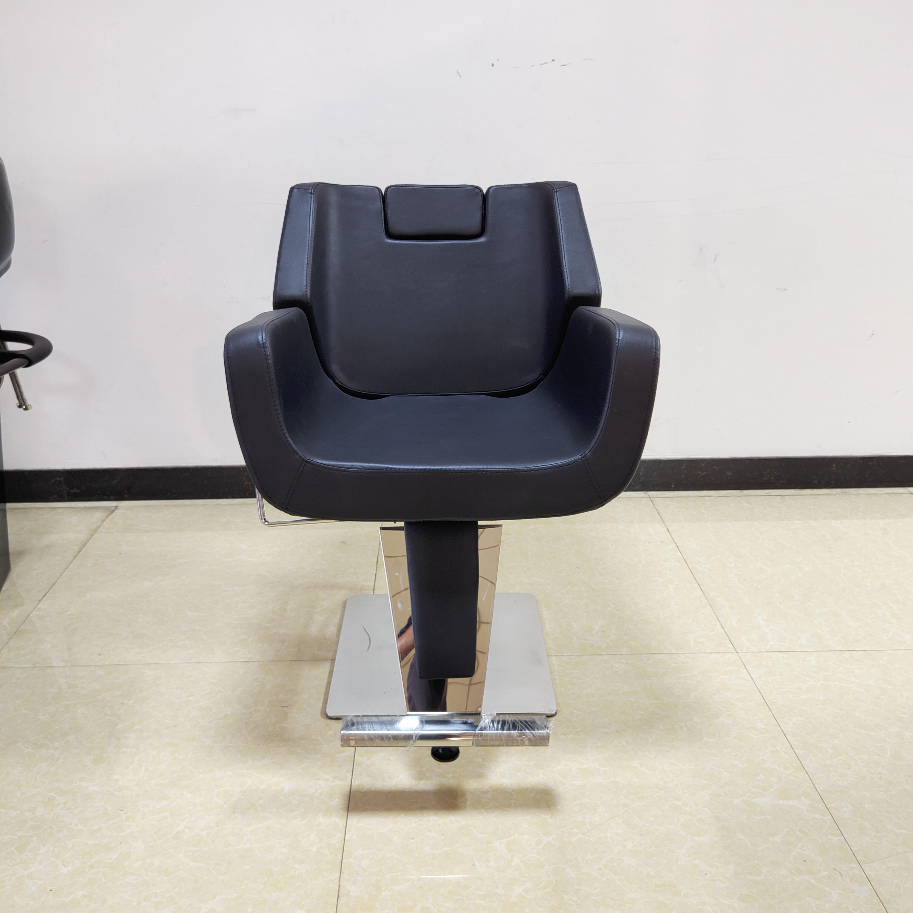 Custom modern fashion black leather hair salon furniture Salon Chair Barber Chairs For Sale