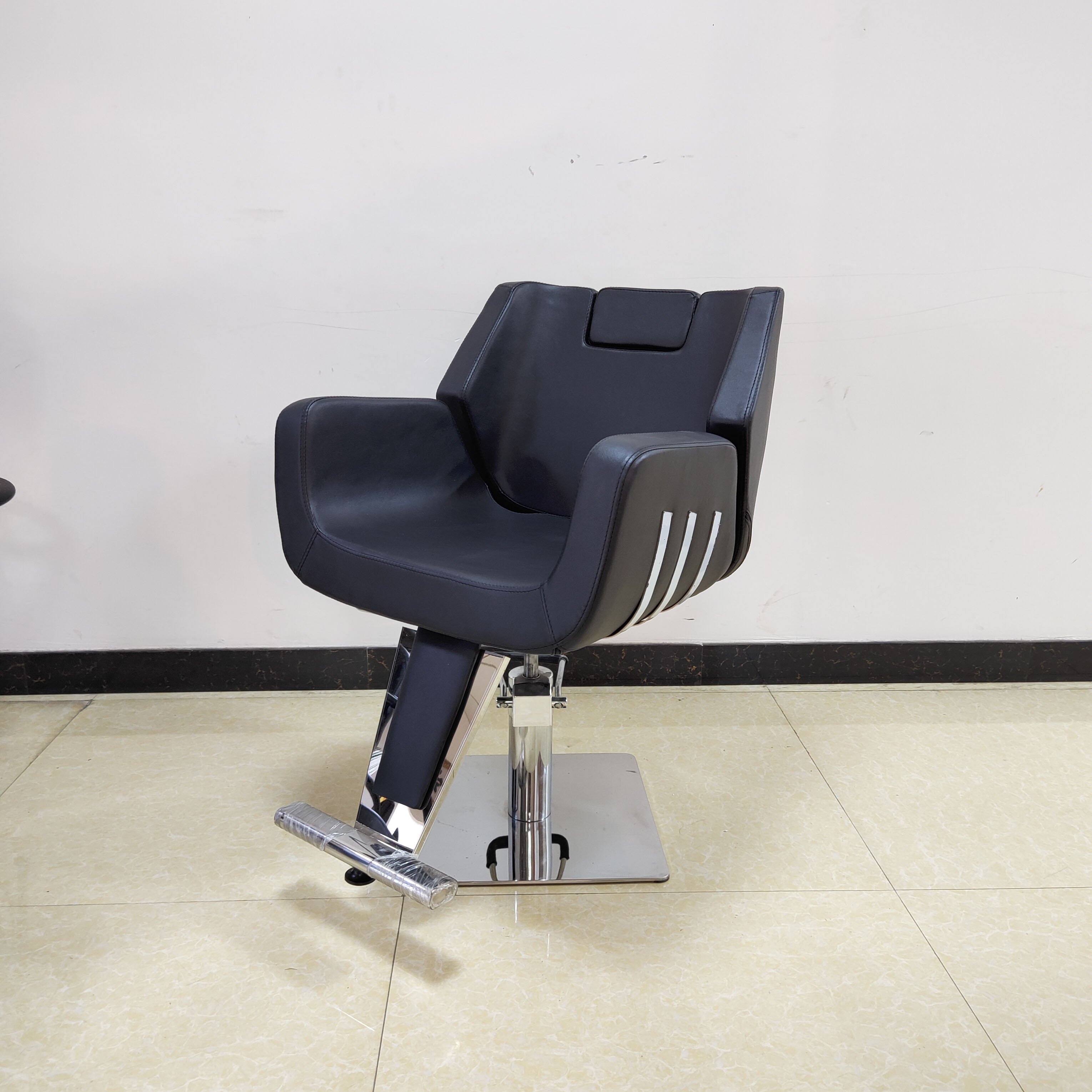 2024 Latest Custom modern fashion black leather hair salon furniture Salon Chair Barber Chairs For Sale